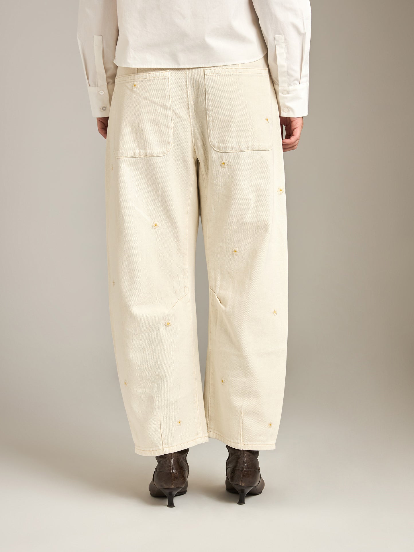 LOVEFINN - Flower Embroidery Pants -