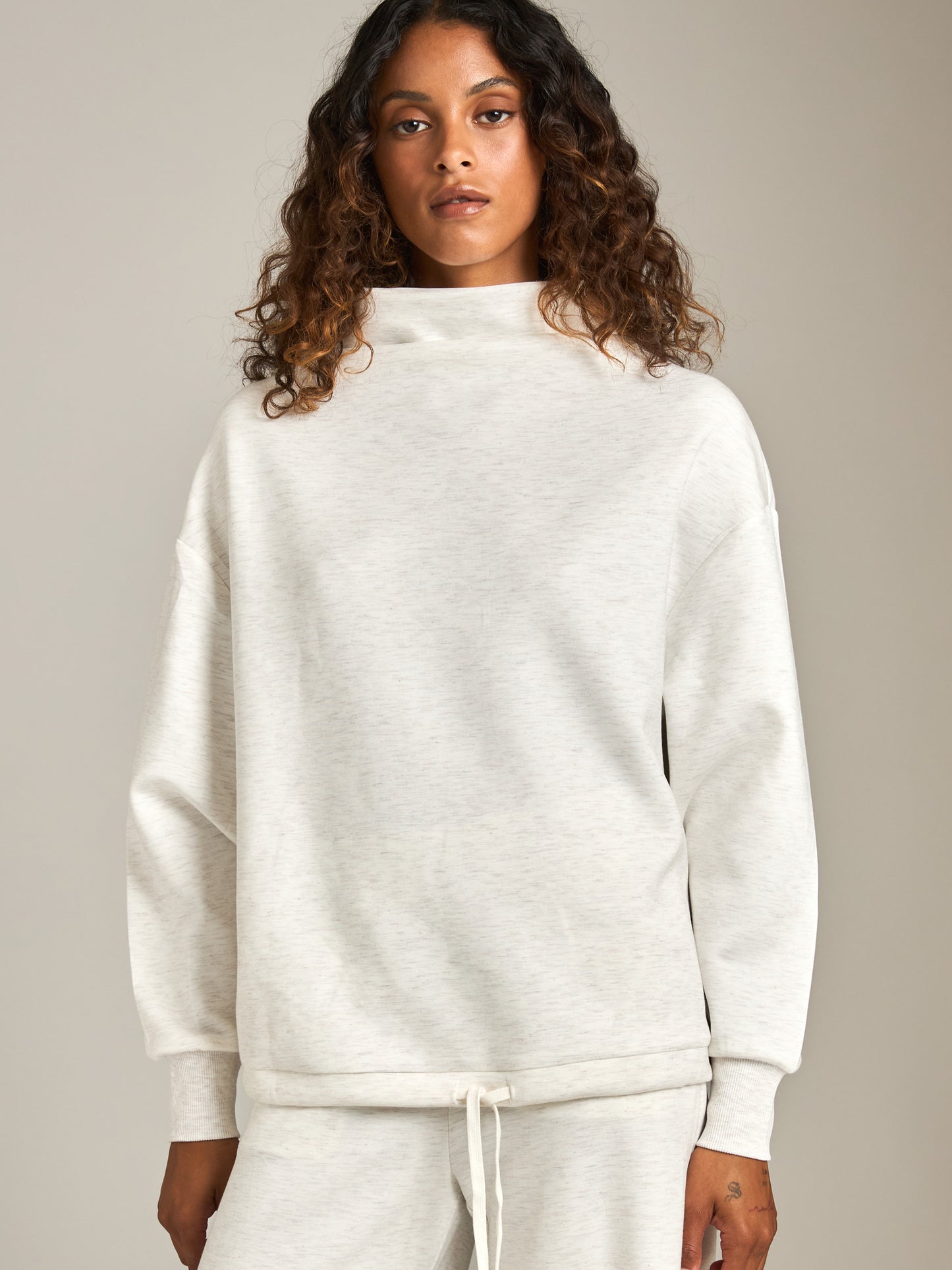 LOVEFINN - Morina Funnel Neck Top -