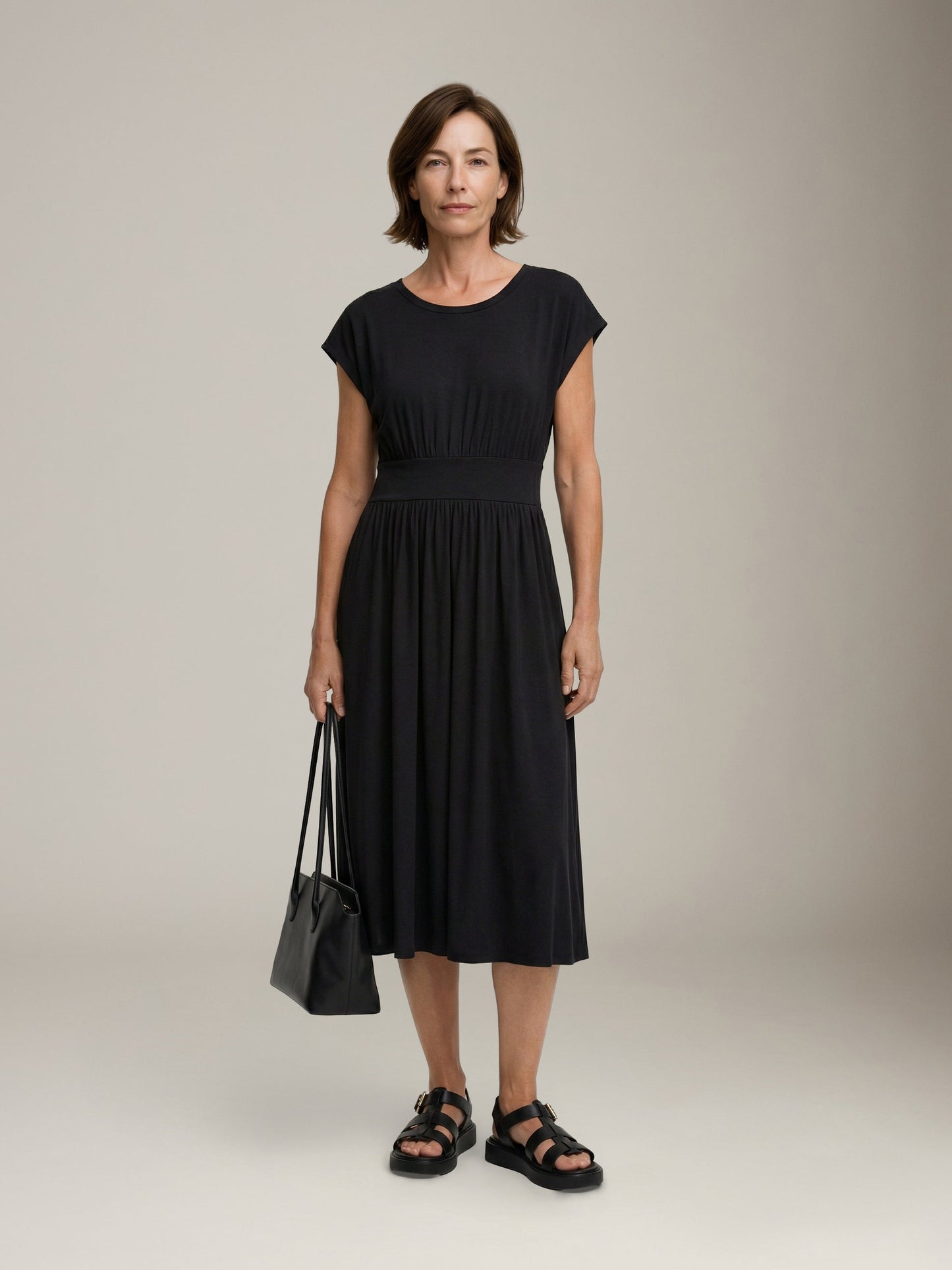 LOVEFINN - Flared Dress - Black