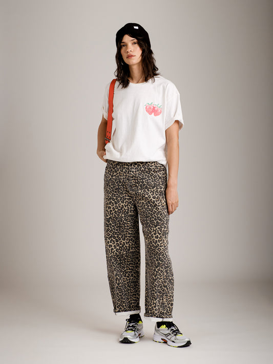 SWEET CLAIRE - Strawberries Oversized Tee -
