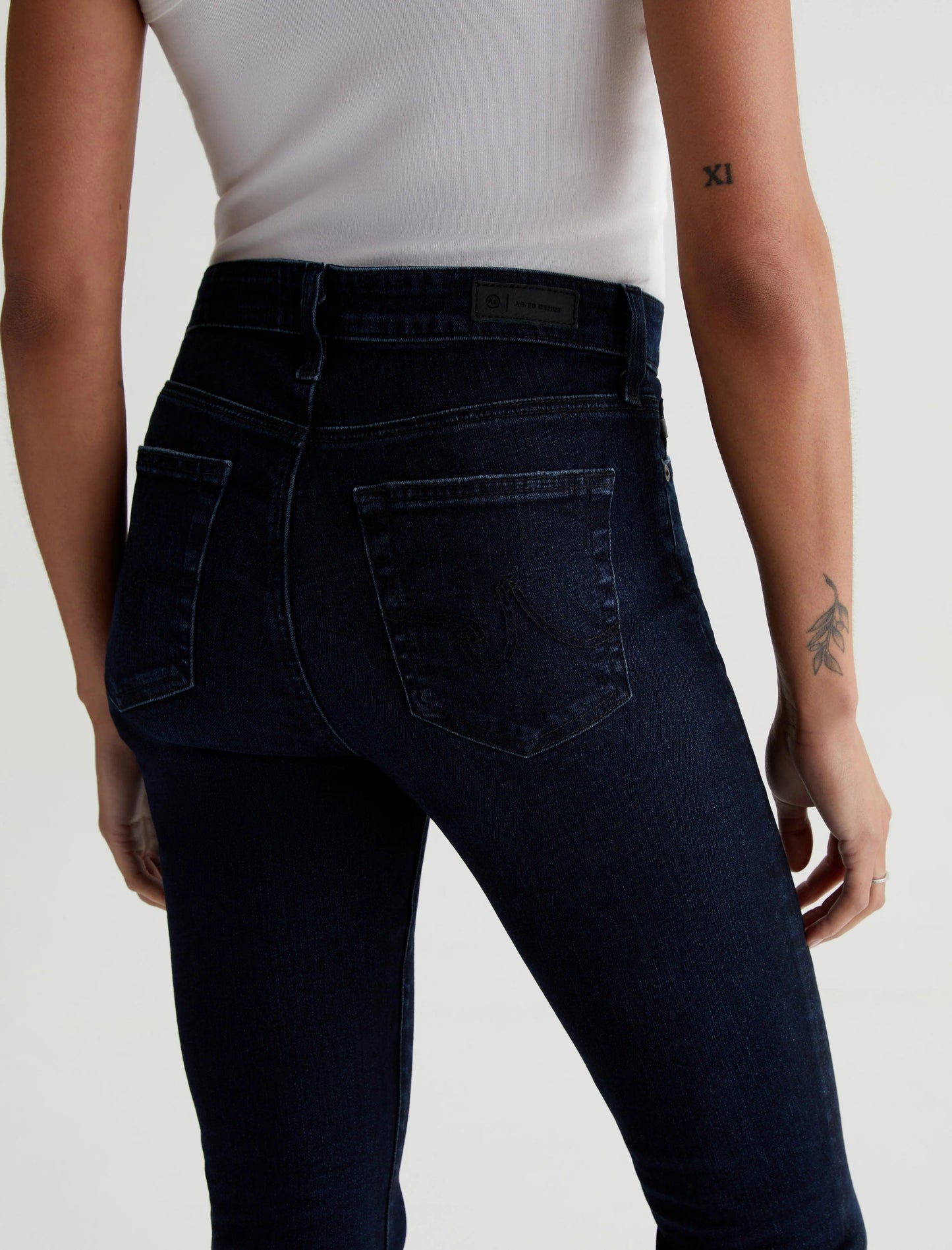 AG - Mari Mid Rise Slim Straight -