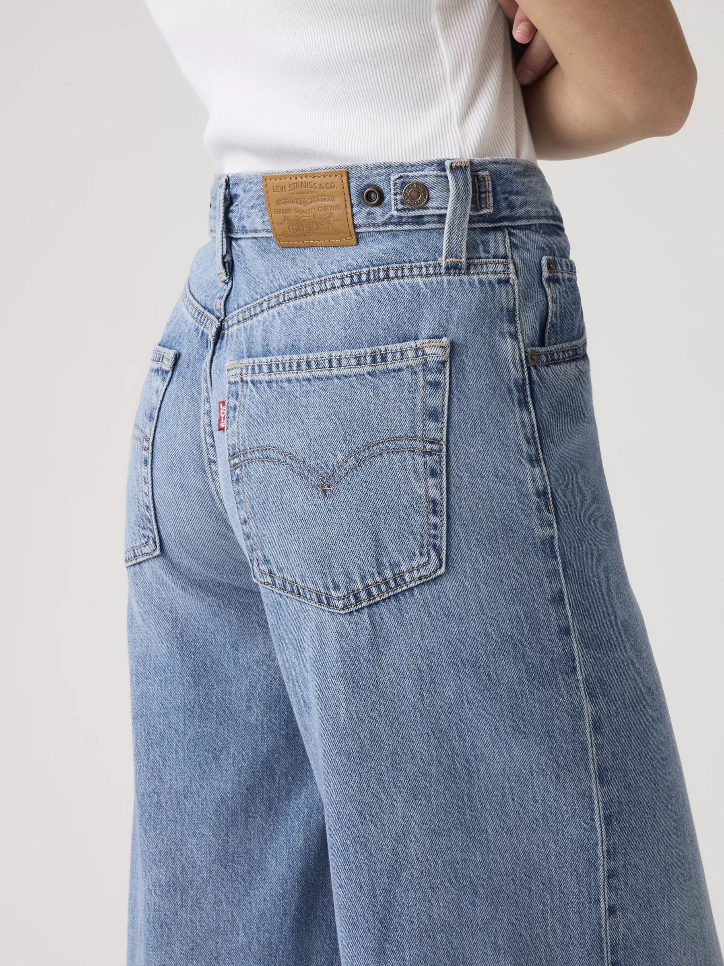 LEVI'S - LEVI'S CINCH WIDE LEG MEDIUM BLUE- LOSING MY MIND -