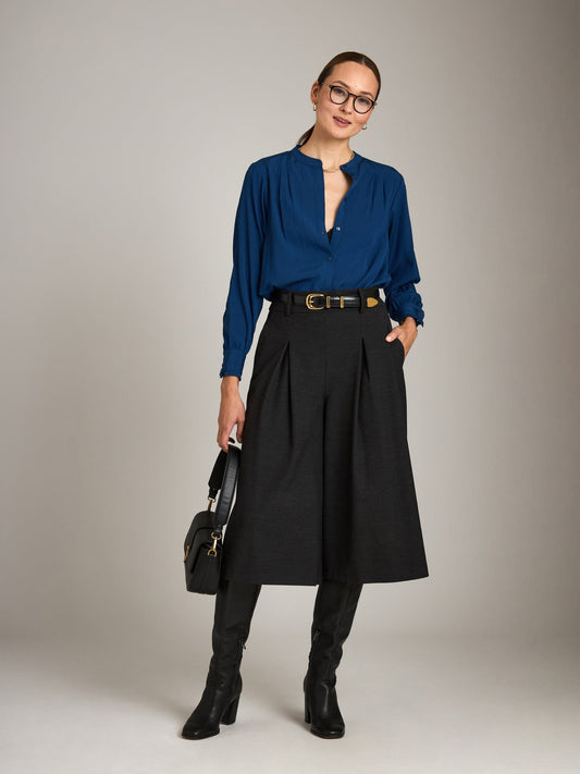 MONK & LOU - Thena Lettuce Hem Blouse