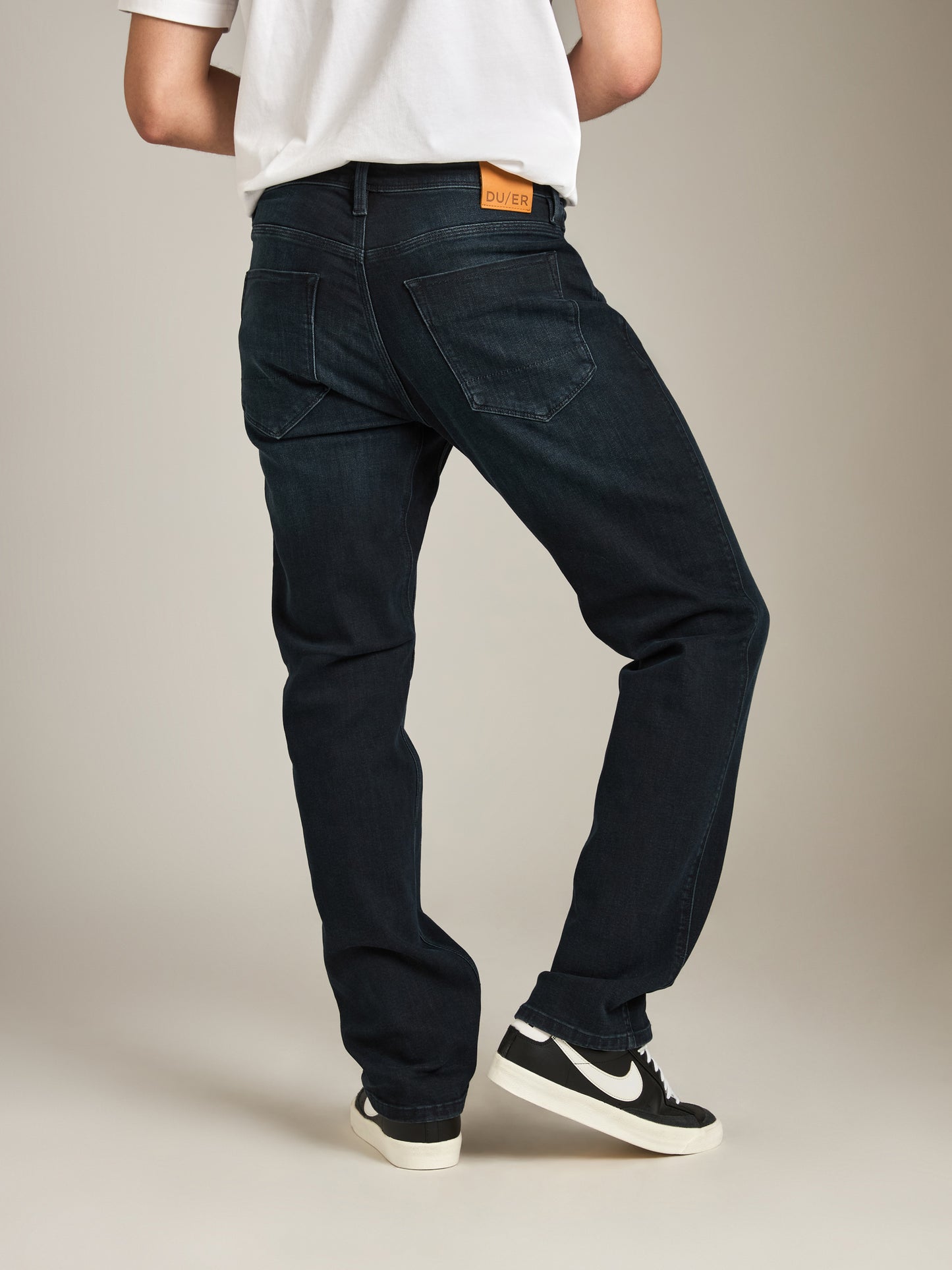 DUER - Performance Denim Plus Straight - Carbon Stone - 