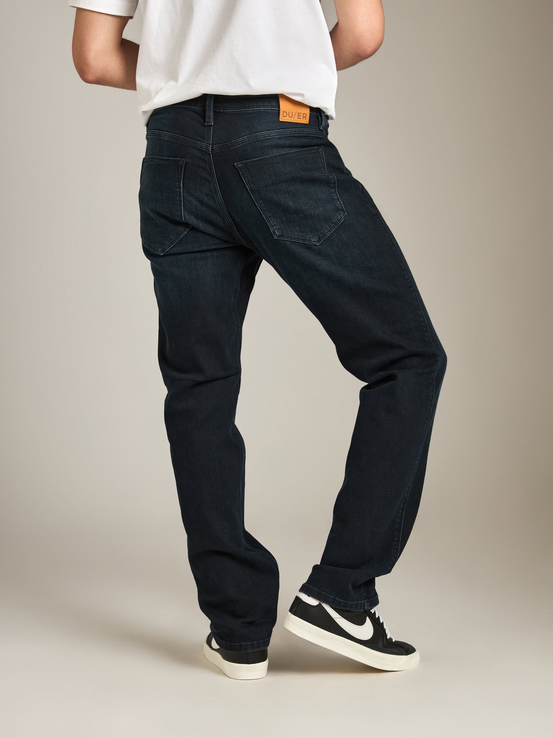 DUER - Performance Denim Plus Straight - Carbon Stone - 