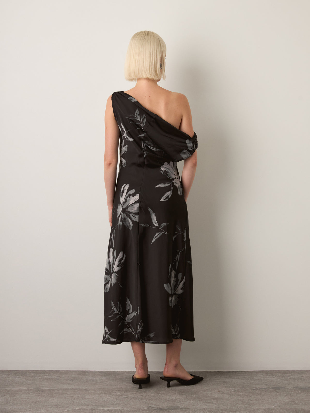 LOVEFINN - Floral Cowl Dress - 
