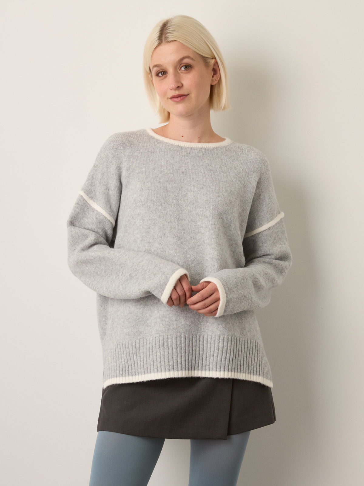 LOVEFINN - Contrast Trim Pullover Sweater - 