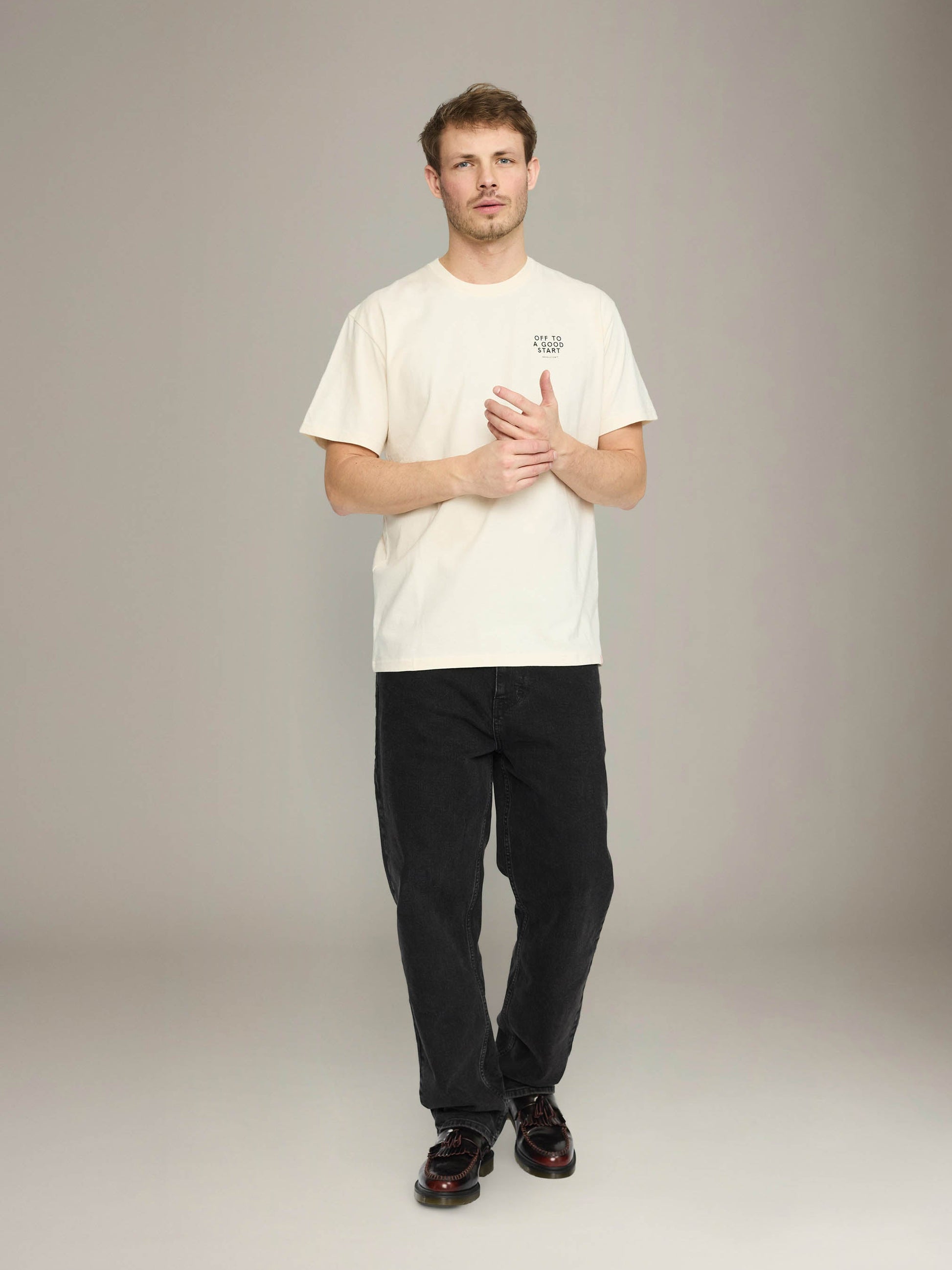REVOLUTION - Good Start T-Shirt - Off-White