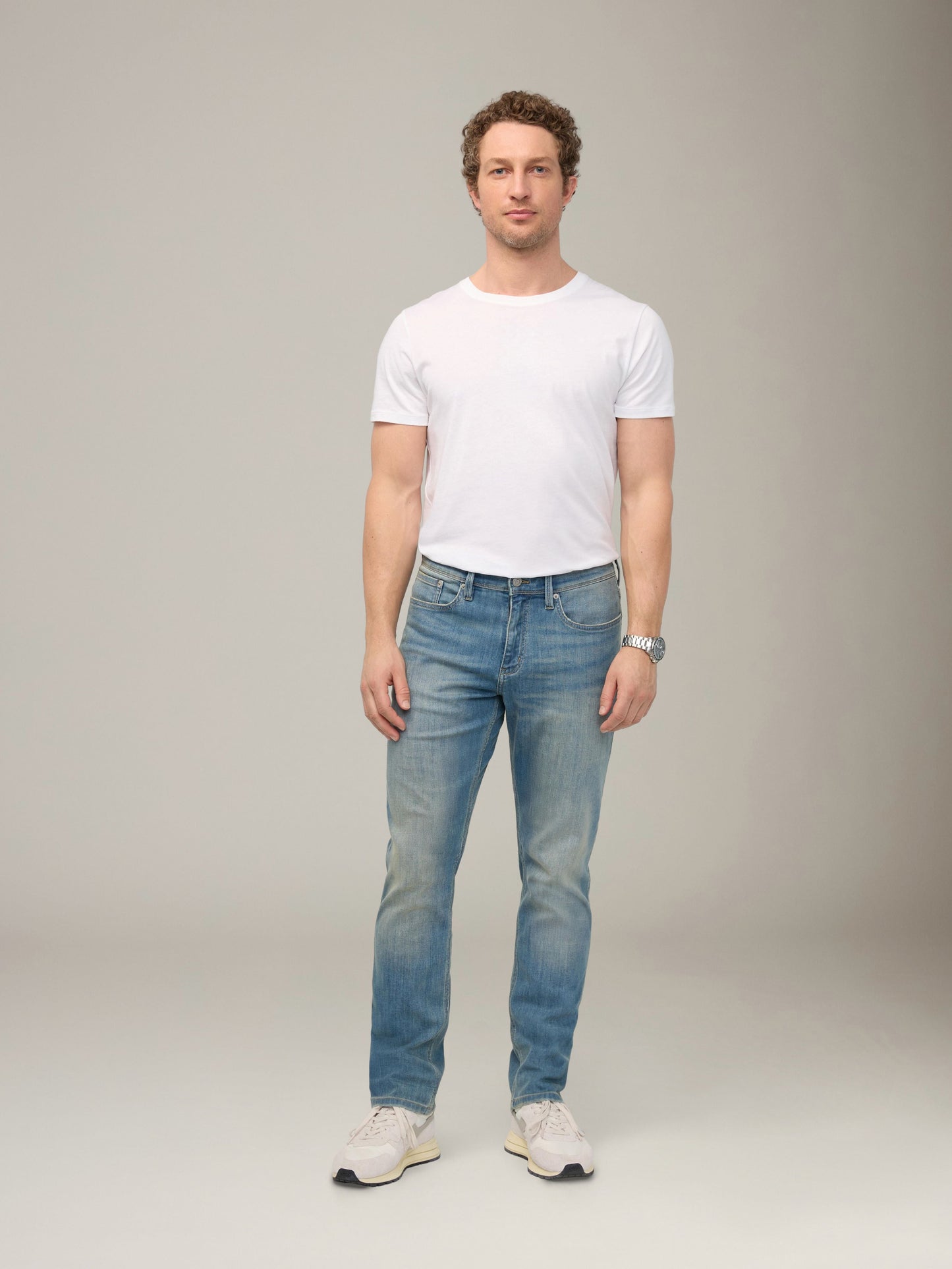 DUER - Performance Denim Relaxed Taper Jeans - 