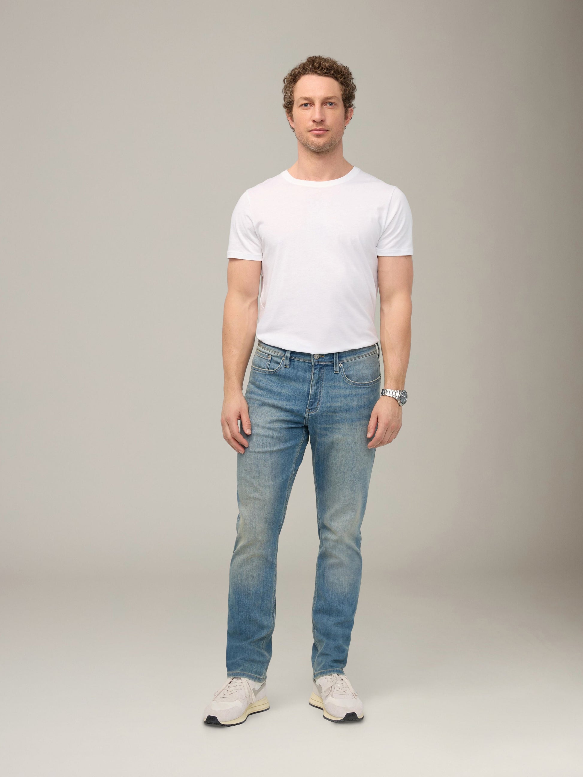 DUER - Performance Denim Relaxed Taper Jeans - 