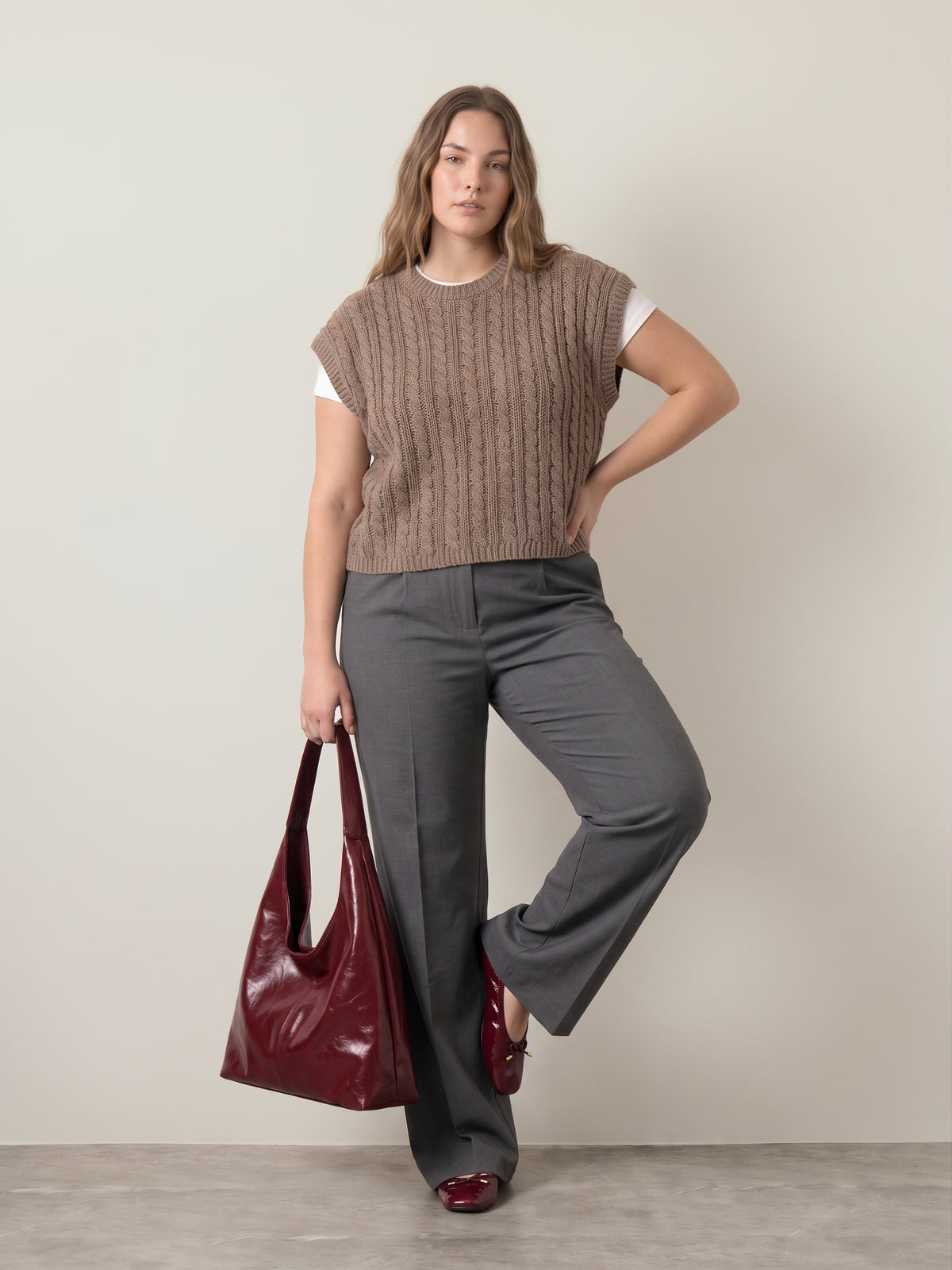 SADIE & SAGE - Effortless Cable Knit Sleeveless Sweater - 