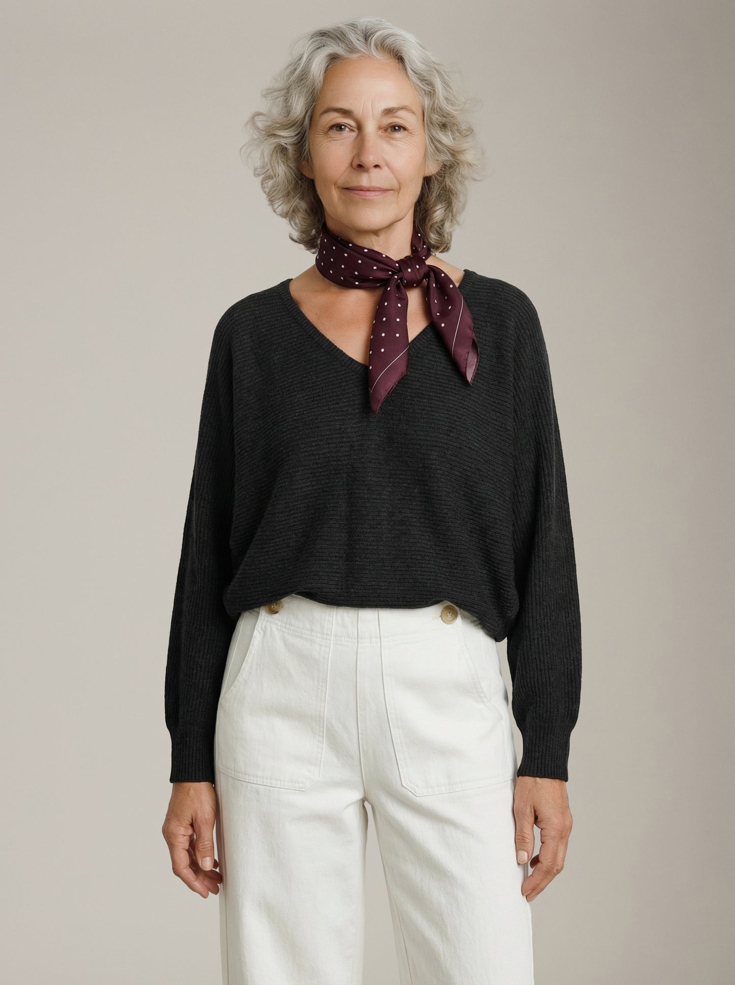 LOVEFINN - V-neck Longsleeve Top - 