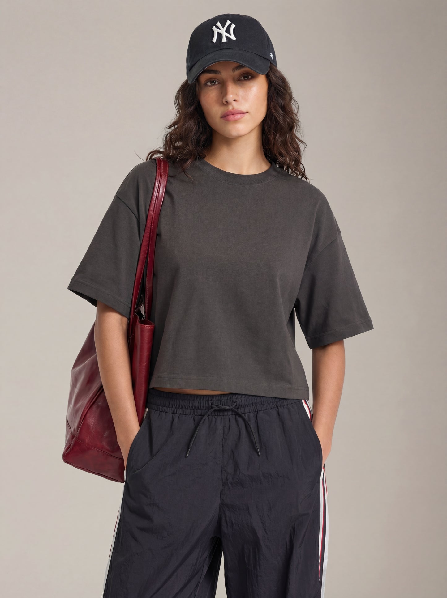 LOVEFINN - Cropped Dropped Shoulder T-Shirt - 