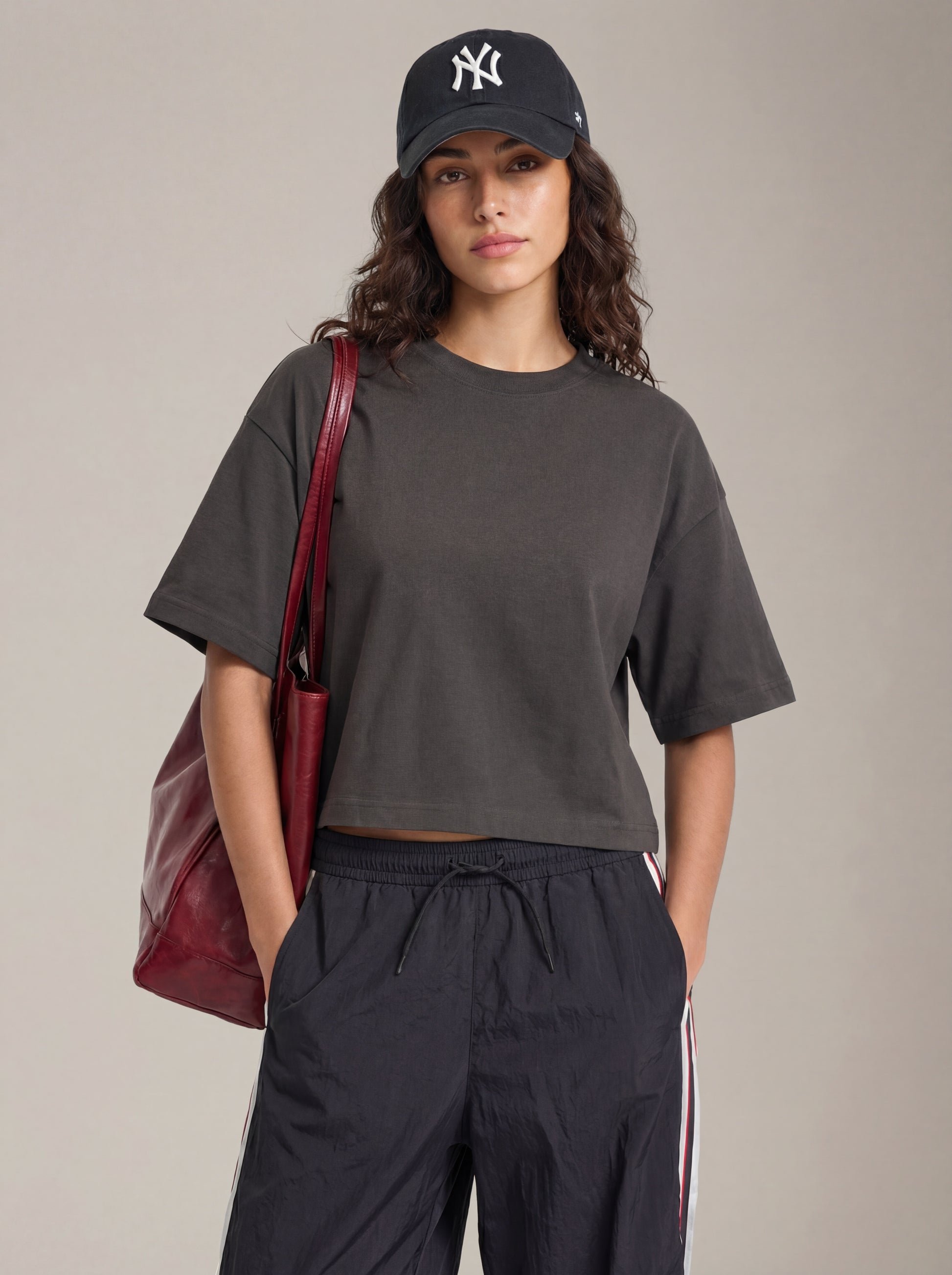 LOVEFINN - Cropped Dropped Shoulder T-Shirt - 