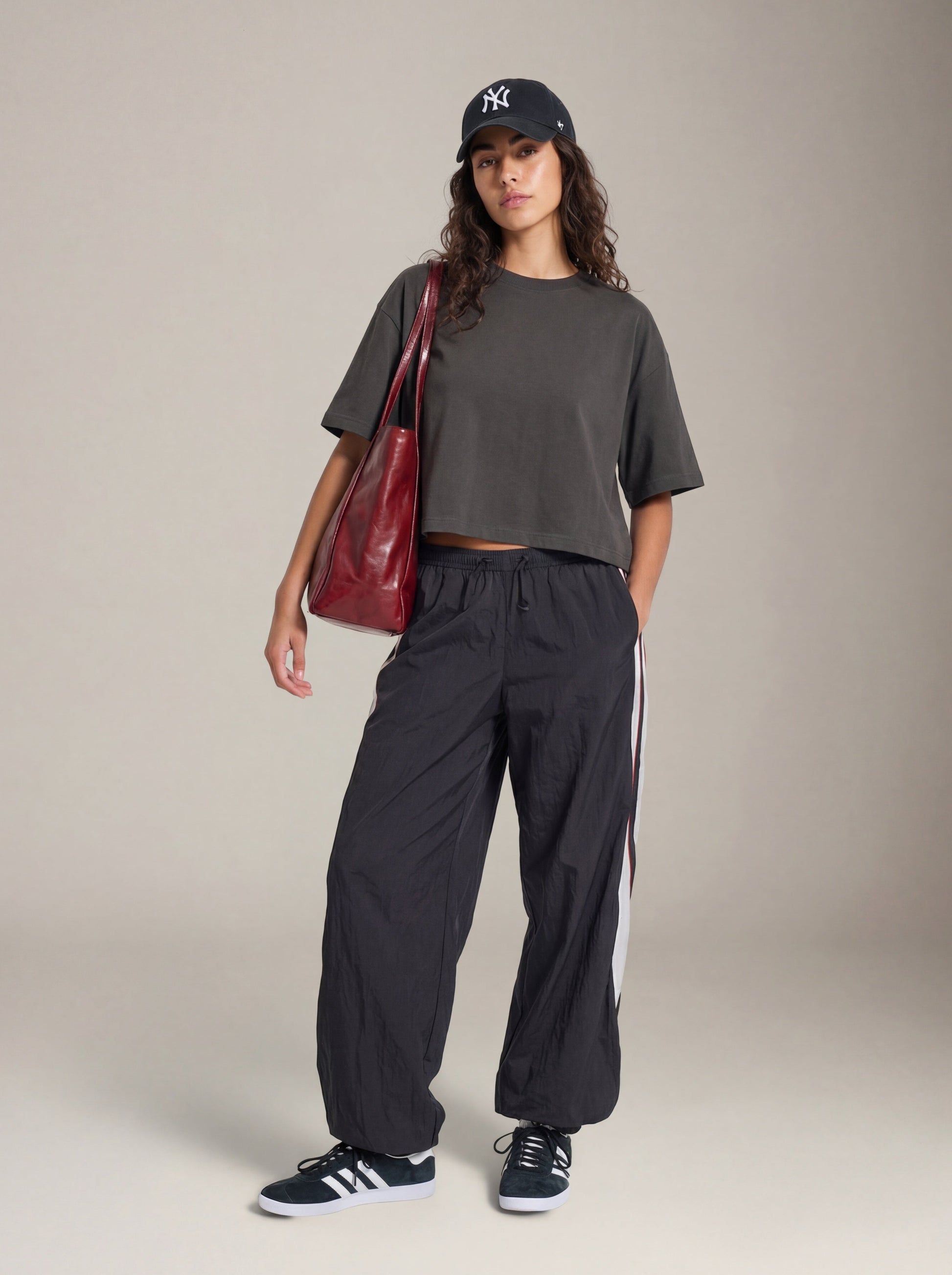 LOVEFINN - Cropped Dropped Shoulder T-Shirt - Charcoal
