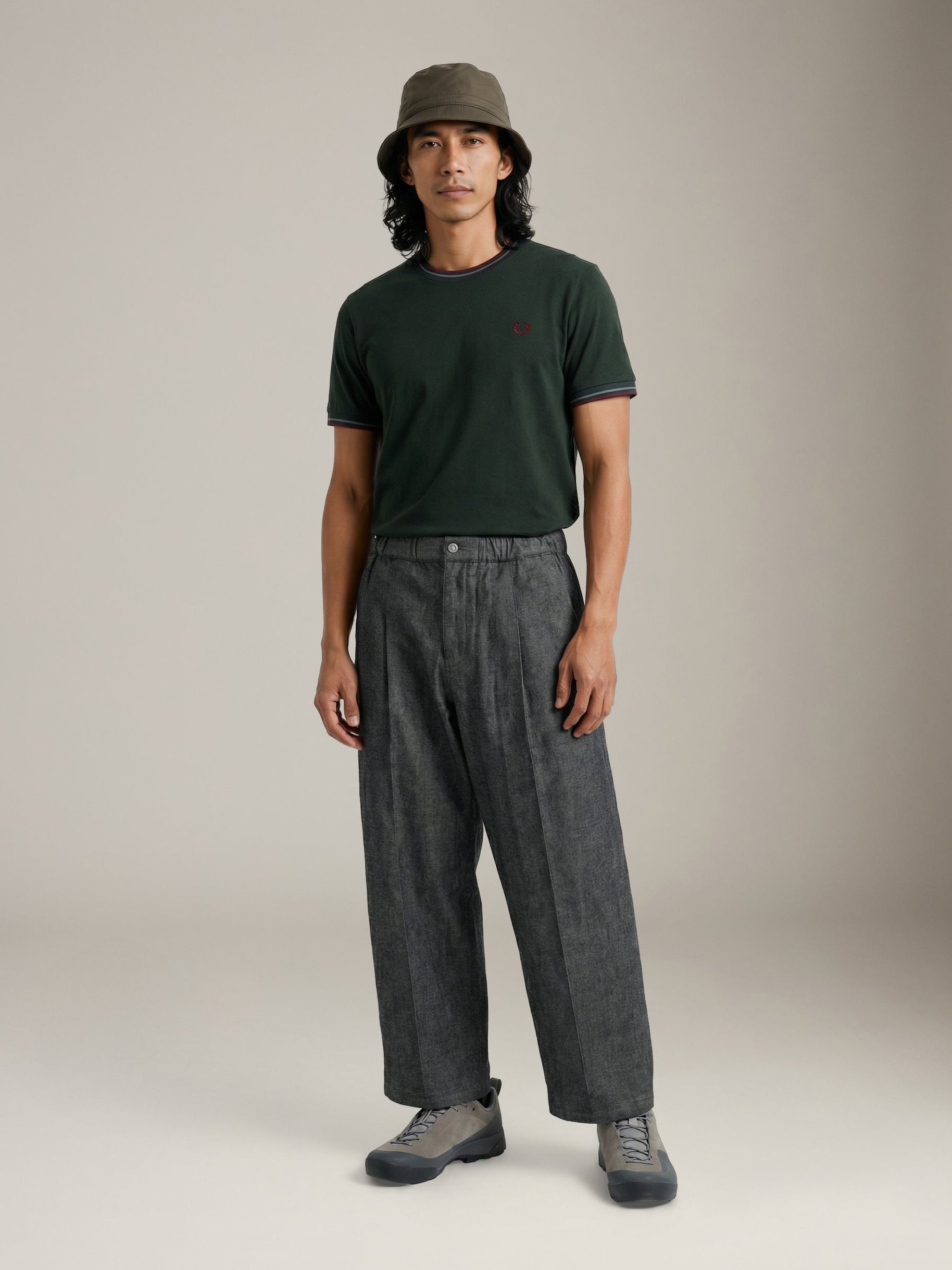 FRED PERRY - Twin Tipped T-Shirt - Grassroots / Stockport Blue / Oxblood