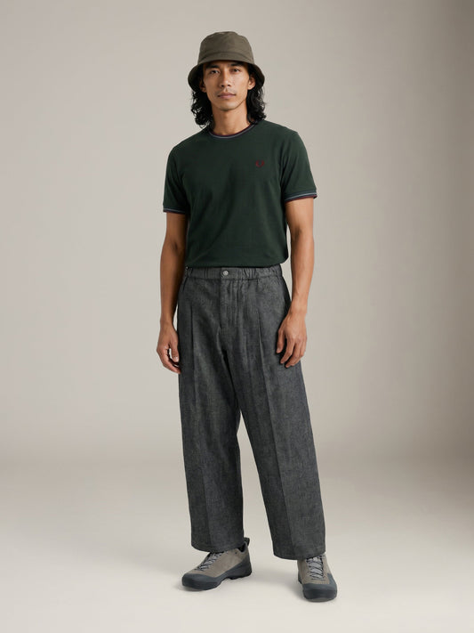 FRED PERRY - Twin Tipped T-Shirt - Grassroots / Stockport Blue / Oxblood