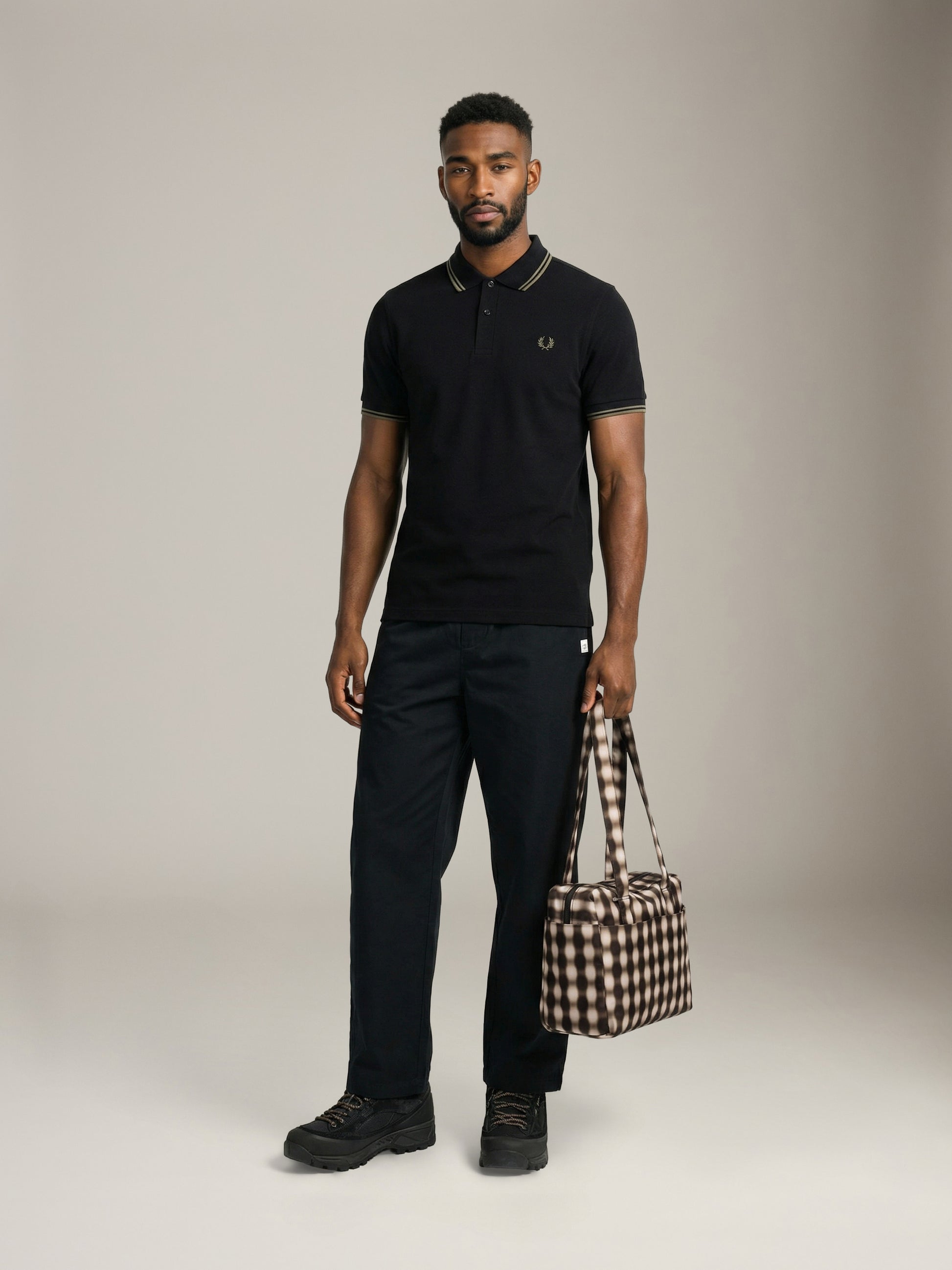 FRED PERRY - Twin Tipped Shirt - Black / Field Green