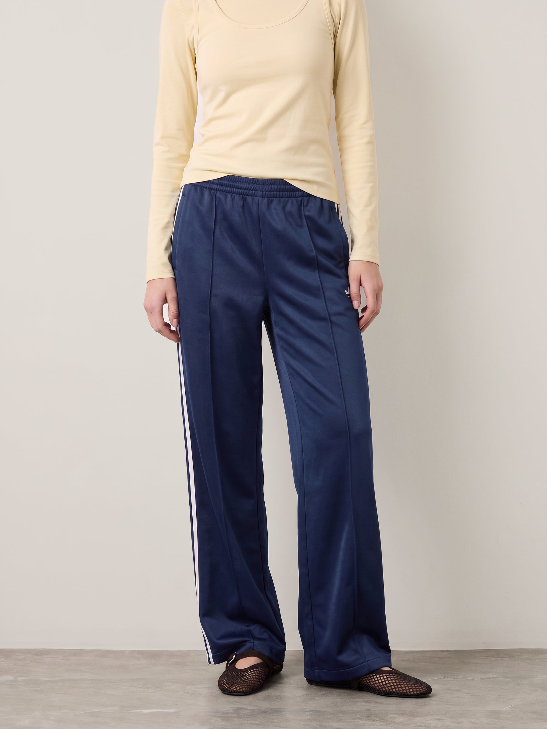 ADIDAS - Superstar Loose Track Pants - 