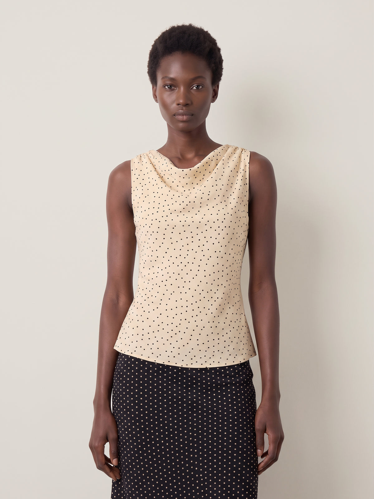 LOVEFINN - Polka Dot Shell - 