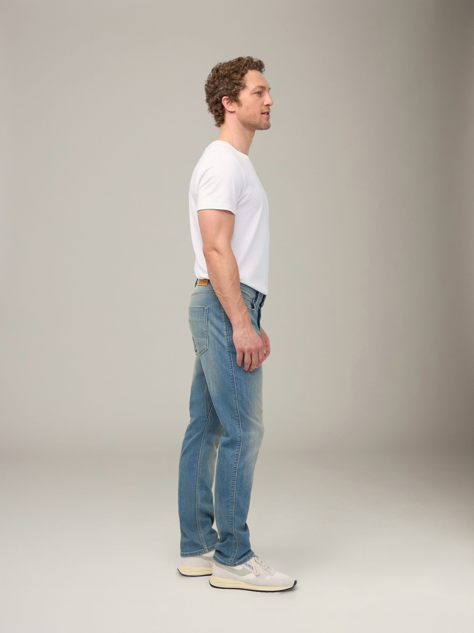 DUER - Performance Denim Relaxed Taper Jeans - 