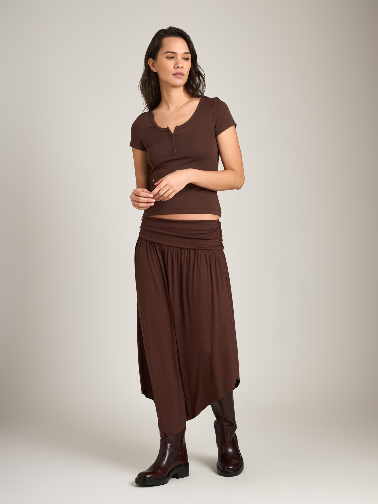 MONK & LOU - Gene Henley T-Shirt - Fudge Brownie