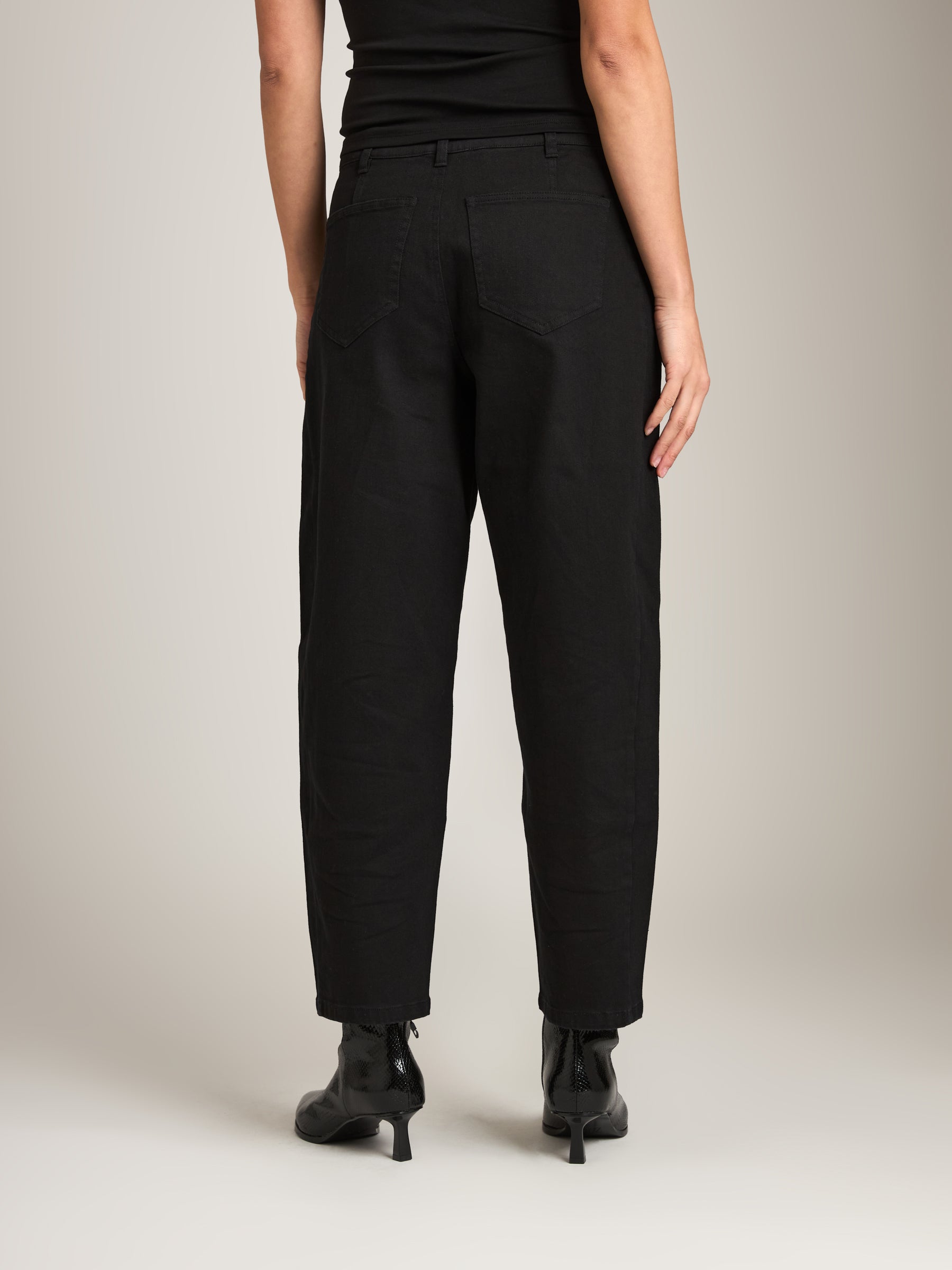 MONK & LOU - Julie Cropped Barrel Pants - 