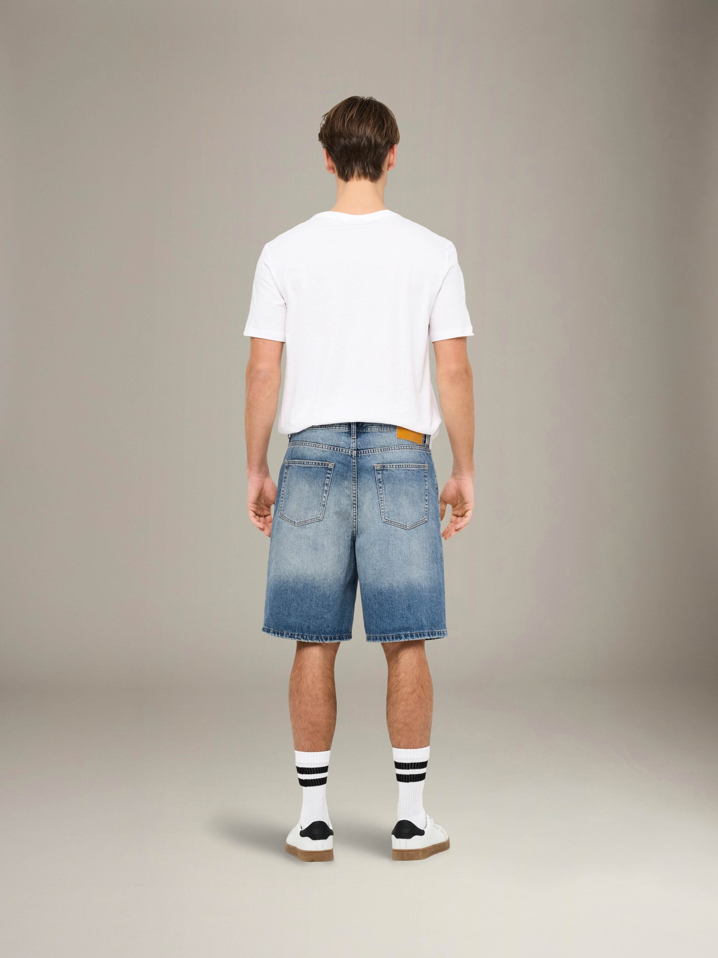 ONLY & SONS - Fade Denim Shorts - 