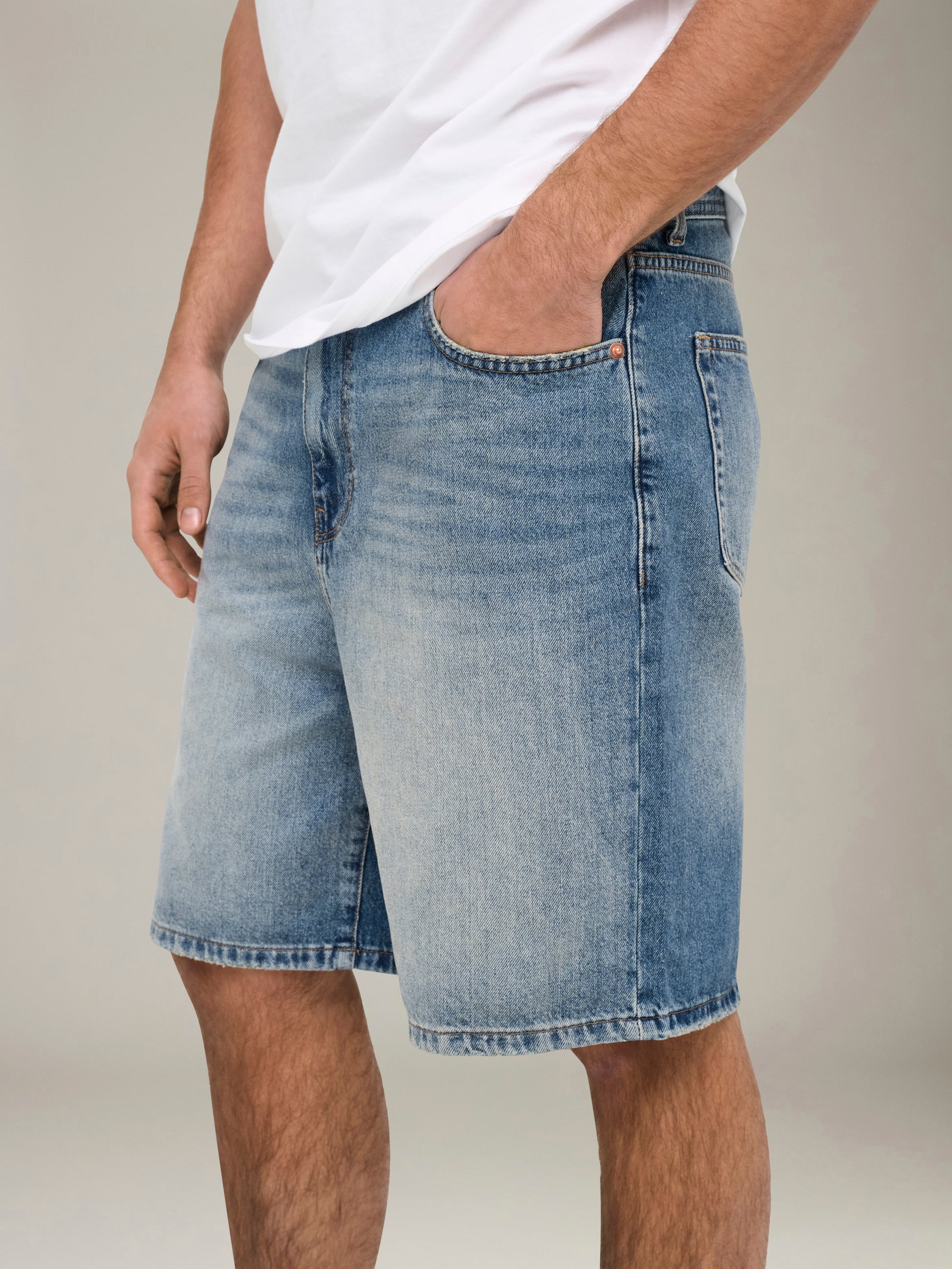 ONLY & SONS - Fade Denim Shorts - 