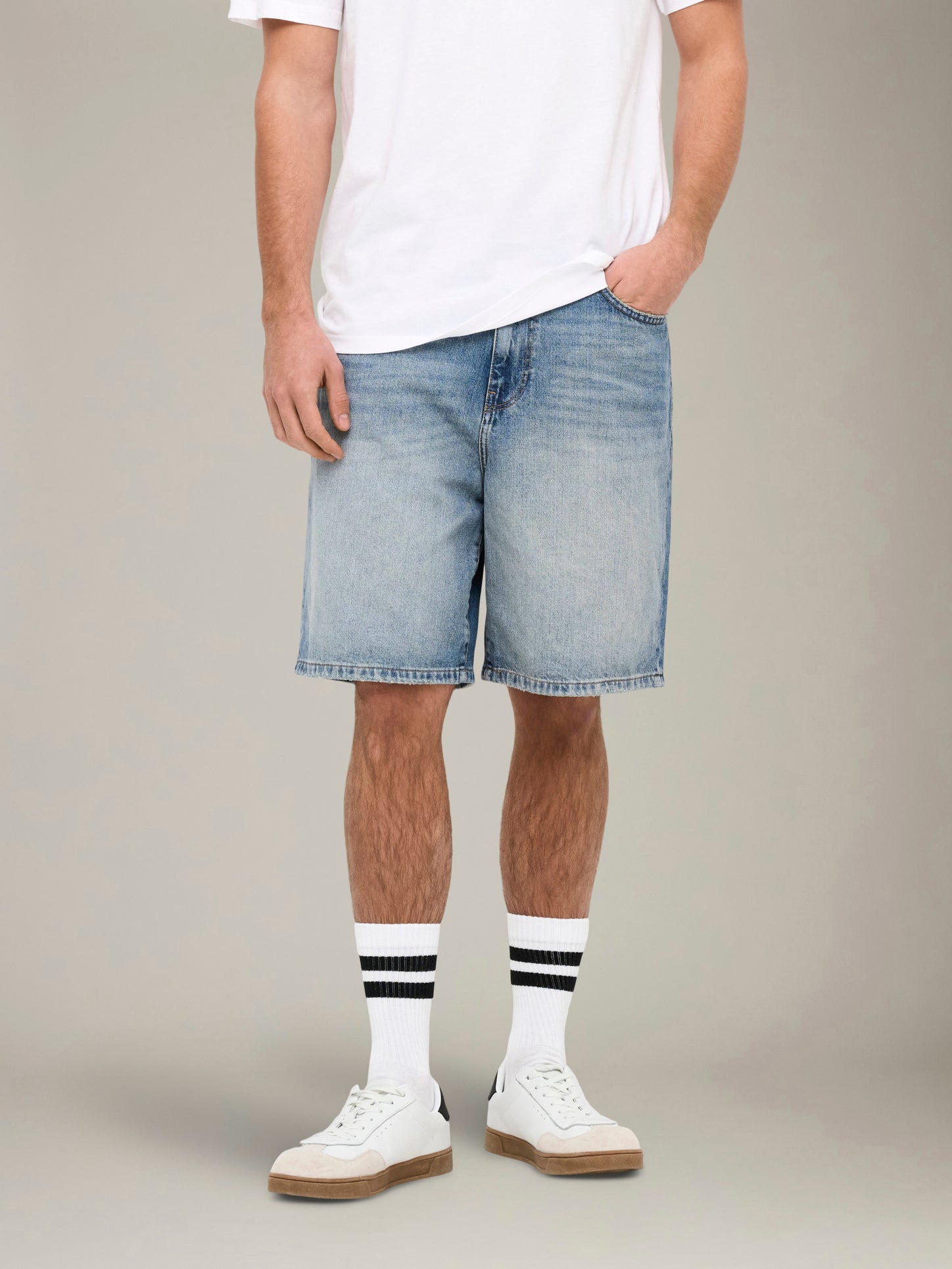 ONLY & SONS - Fade Denim Shorts - 