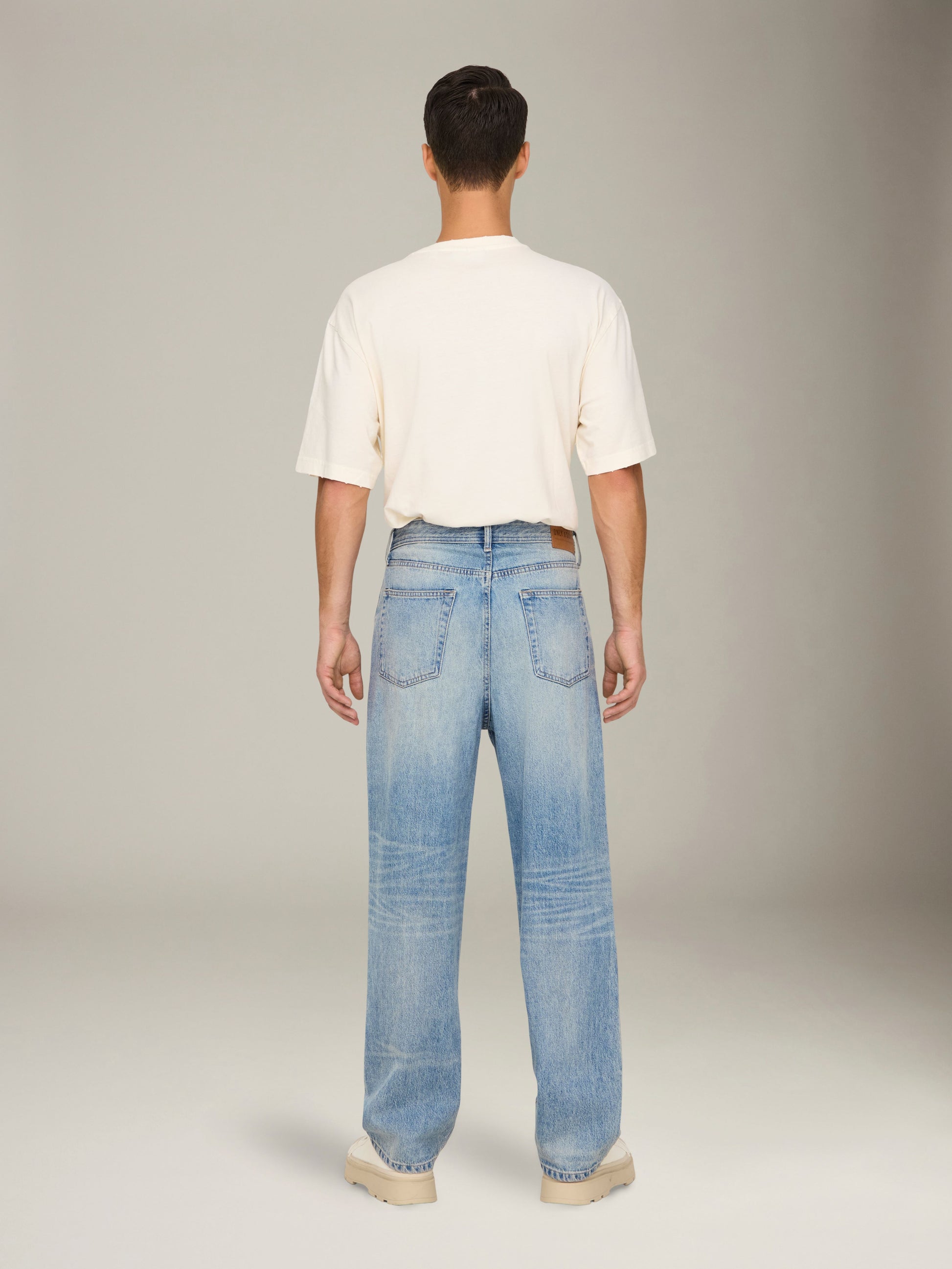ONLY & SONS - Fade Loose Jeans - 