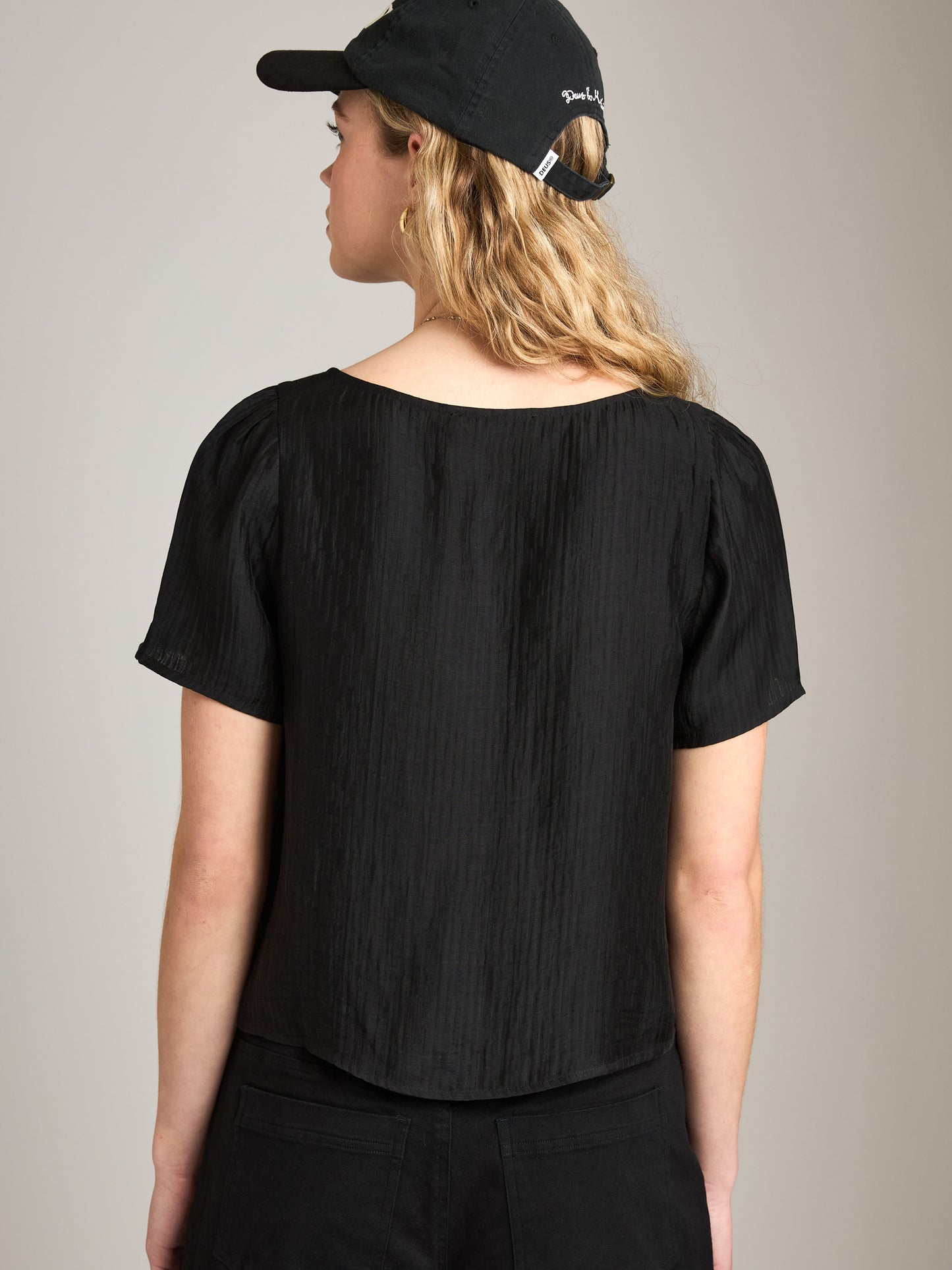 PROPAGANDA - Mello Tie Peephole Top - 