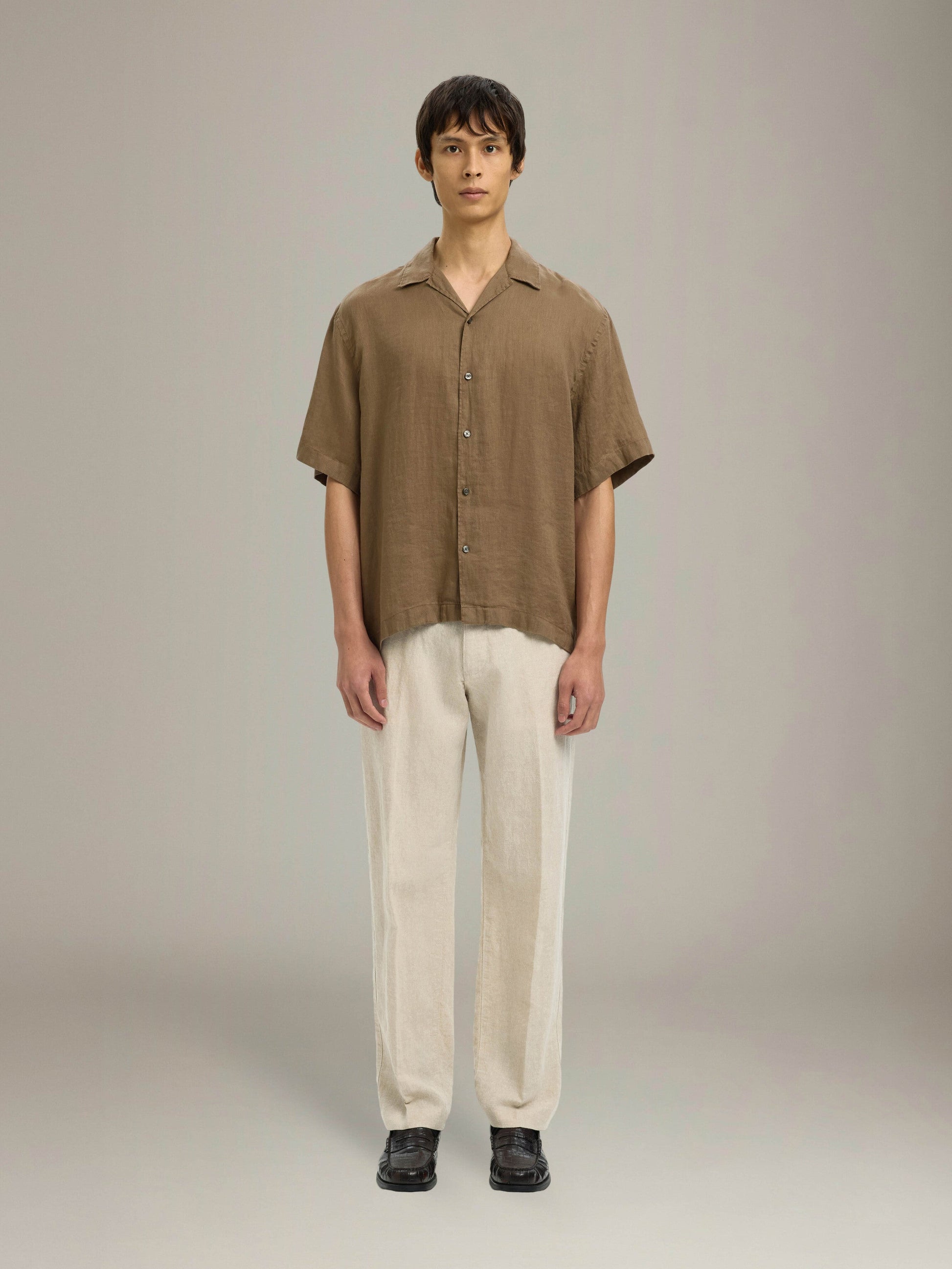 SELECTED - Kylian Relaxed Linen Shortsleeve Shirt - Choco Chip Brown