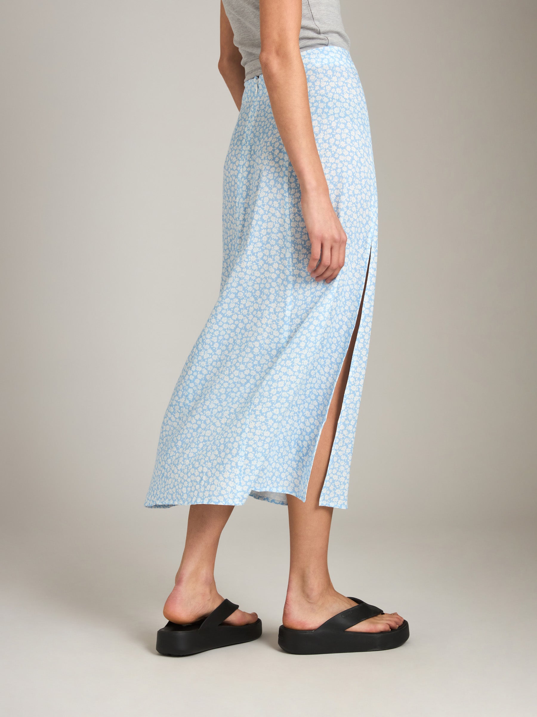 PROPAGANDA-Korane Floral High Slit Skirt-Sky