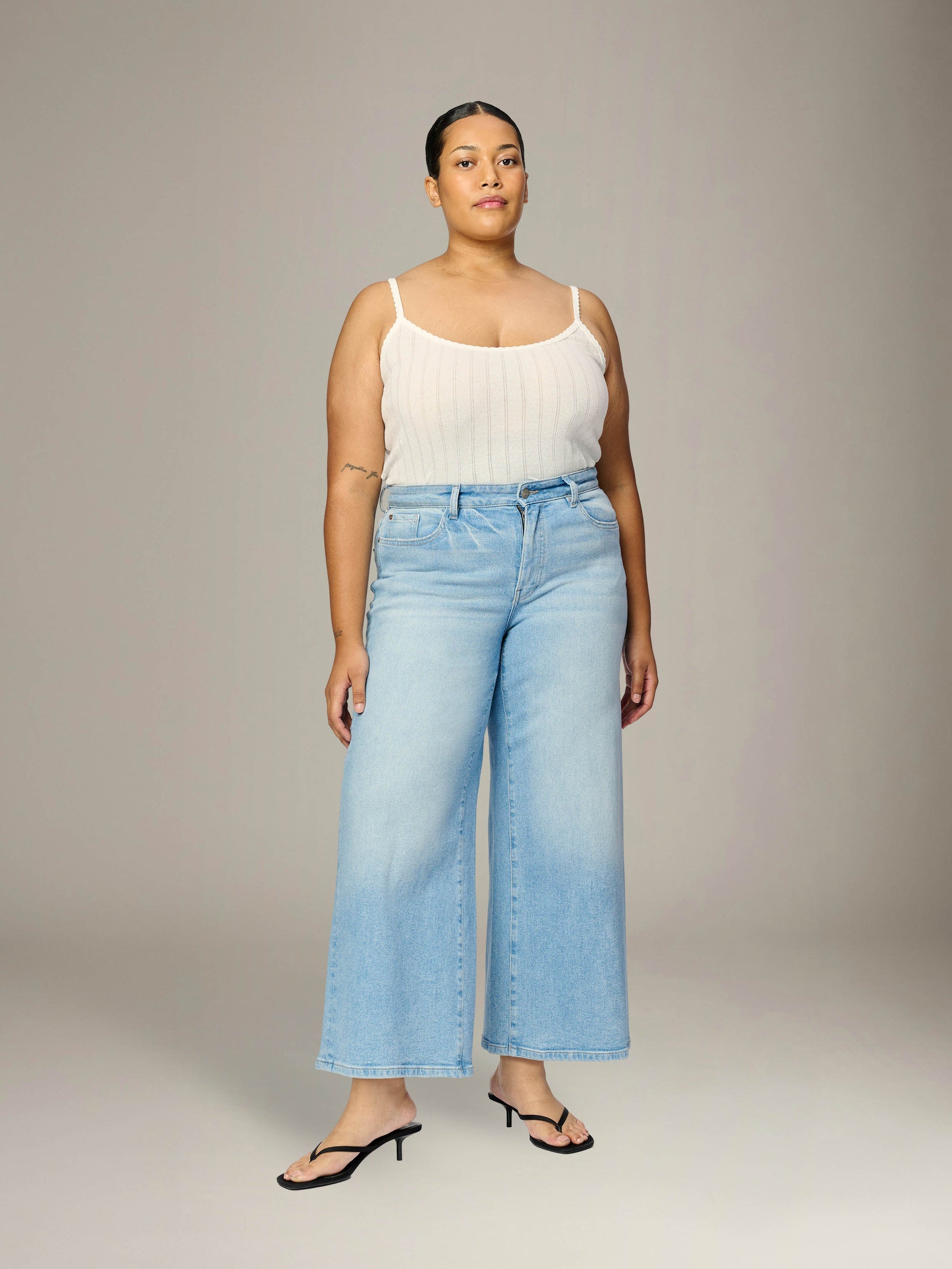 WARP & WEFT - ICN Crop Wide Leg Jeans - Extended Sizing - 