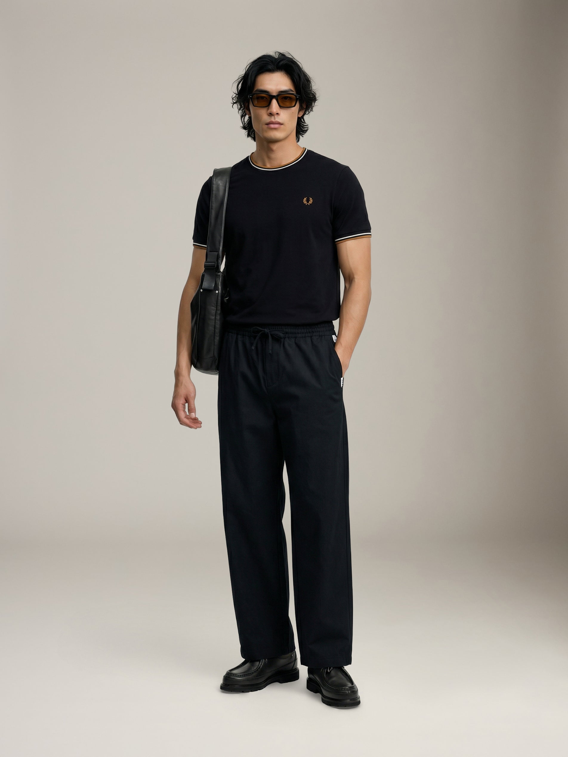 FRED PERRY - Twin Tipped T-Shirt - Black / Ecru / Dark Caramel