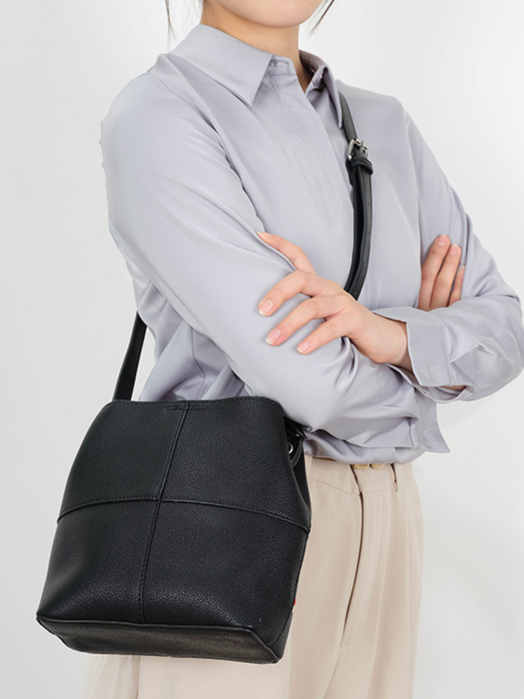 COLAB-Tyn Crossbody-Black