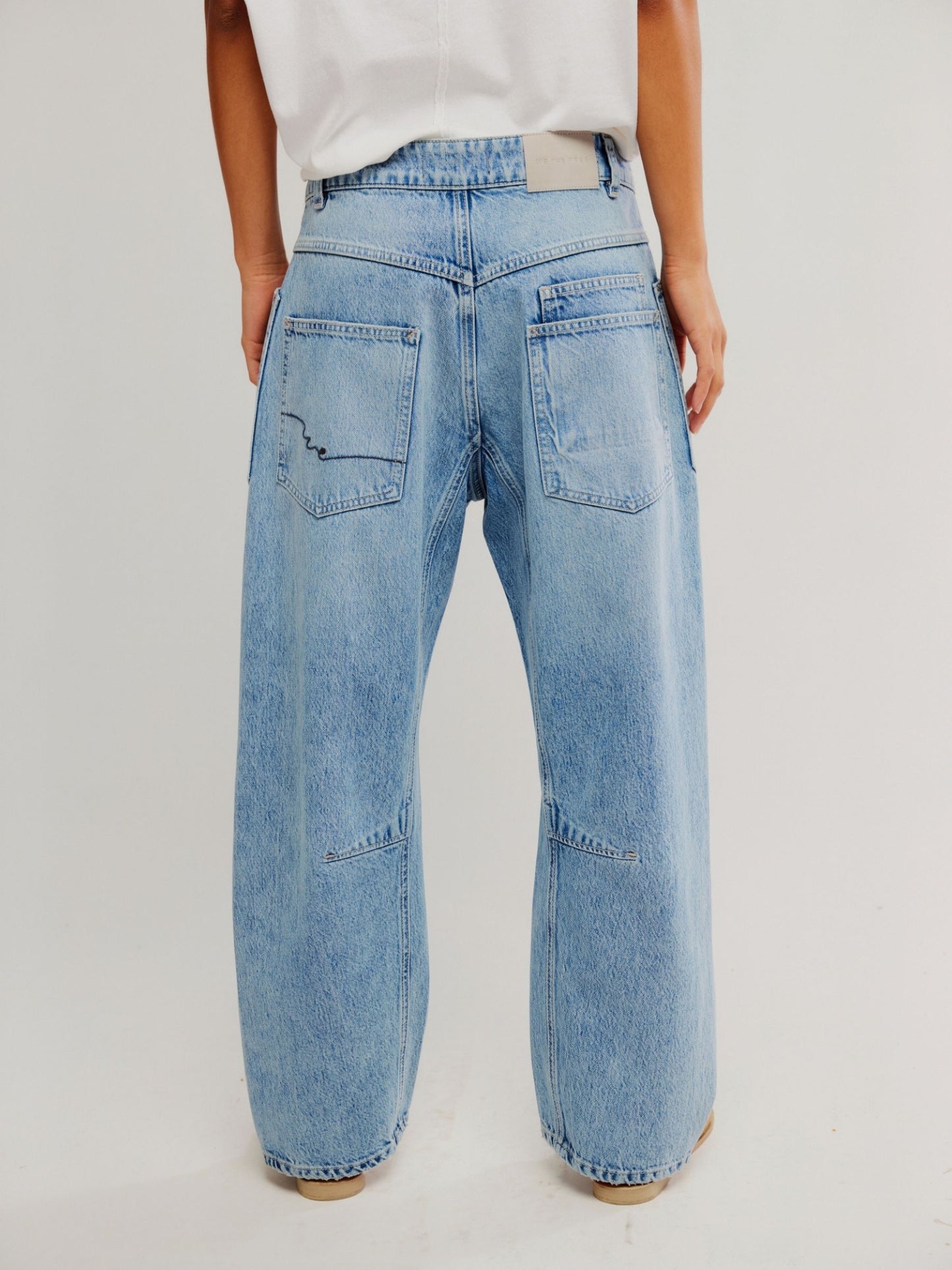FREE PEOPLE - Moxie Minimalist Barrel Jeans - 