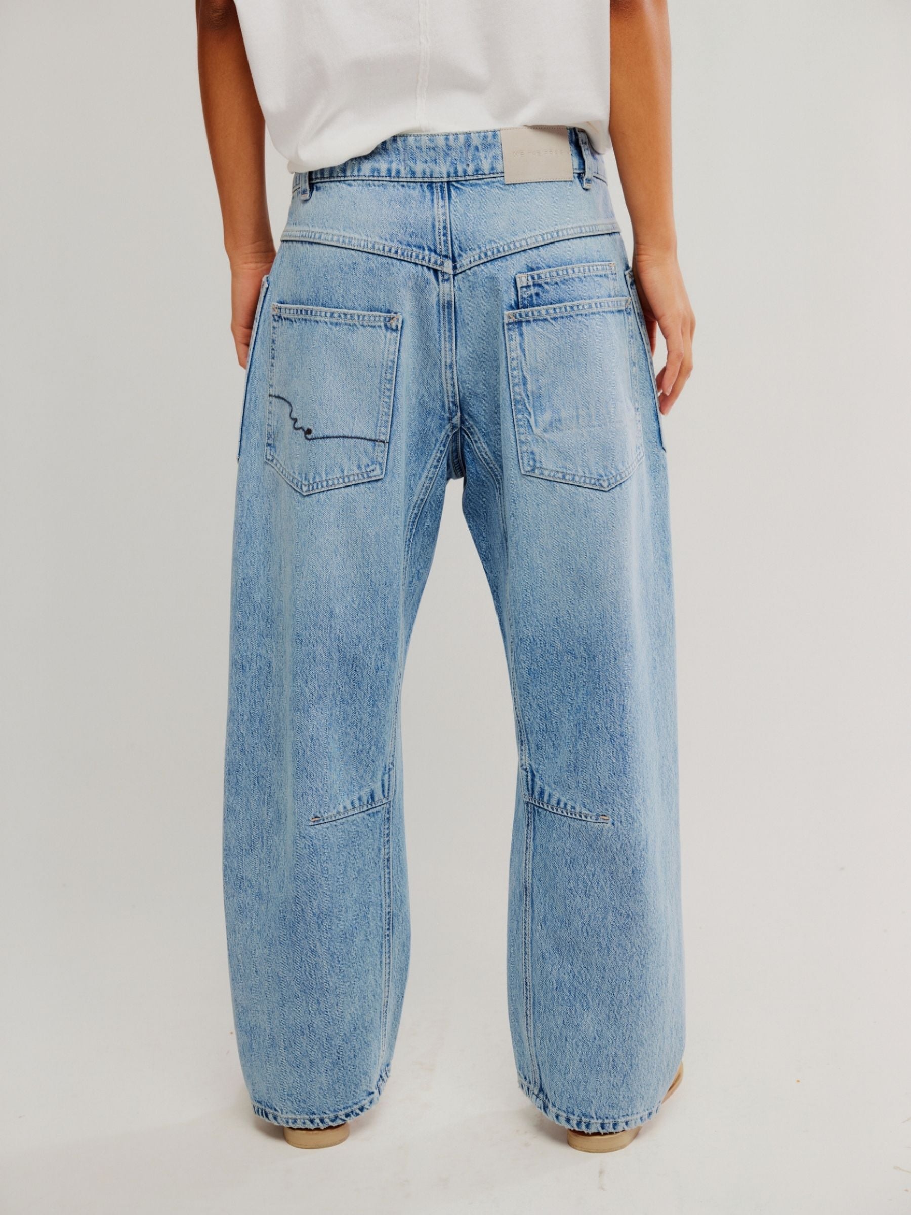 FREE PEOPLE - Moxie Minimalist Barrel Jeans - 