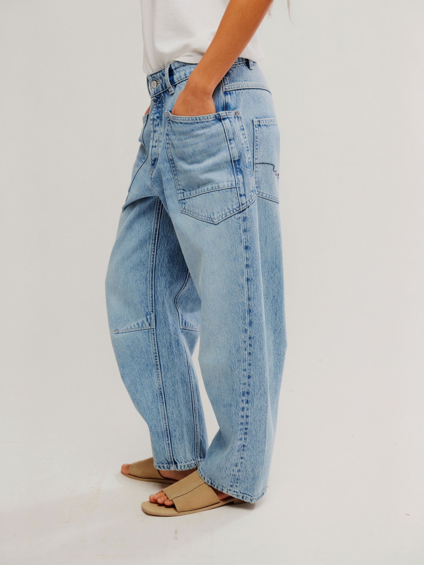 FREE PEOPLE - Moxie Minimalist Barrel Jeans - 