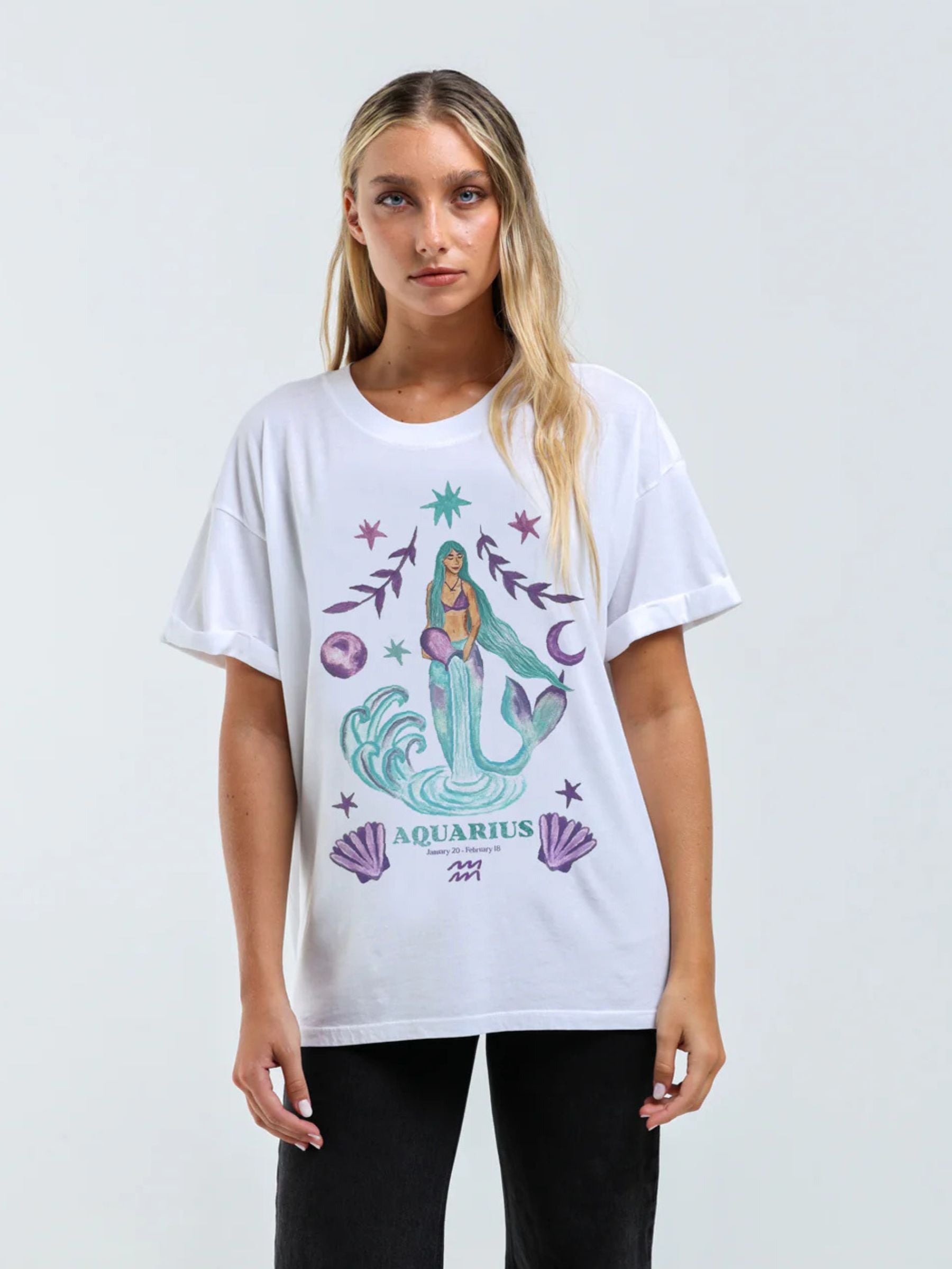 GIRL DANGEROUS - Aquarius Zodiac Boyfriend T-Shirt - 
