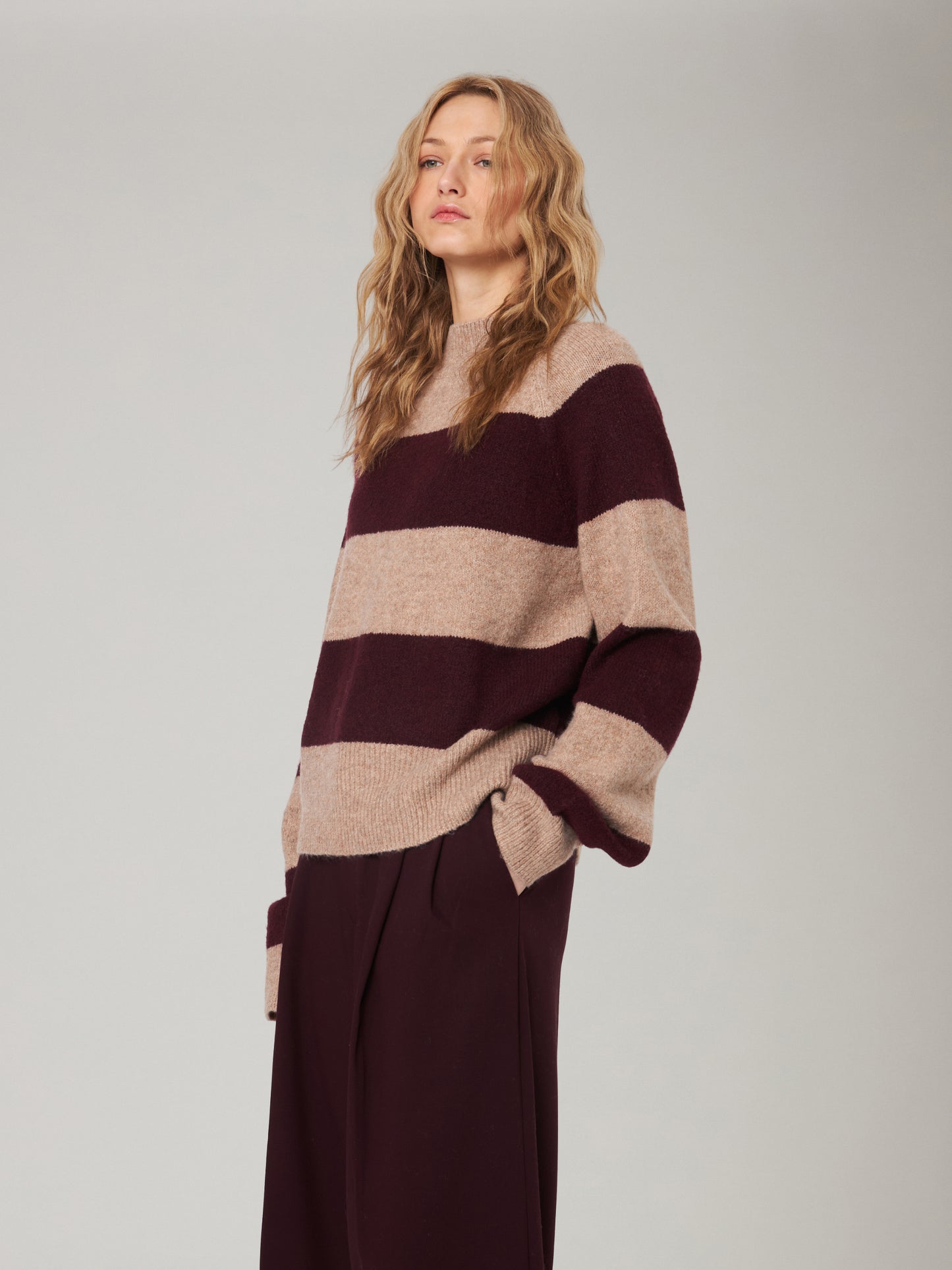 JOHN & JENN - Edison Stripe Crewneck Pullover Sweater - 