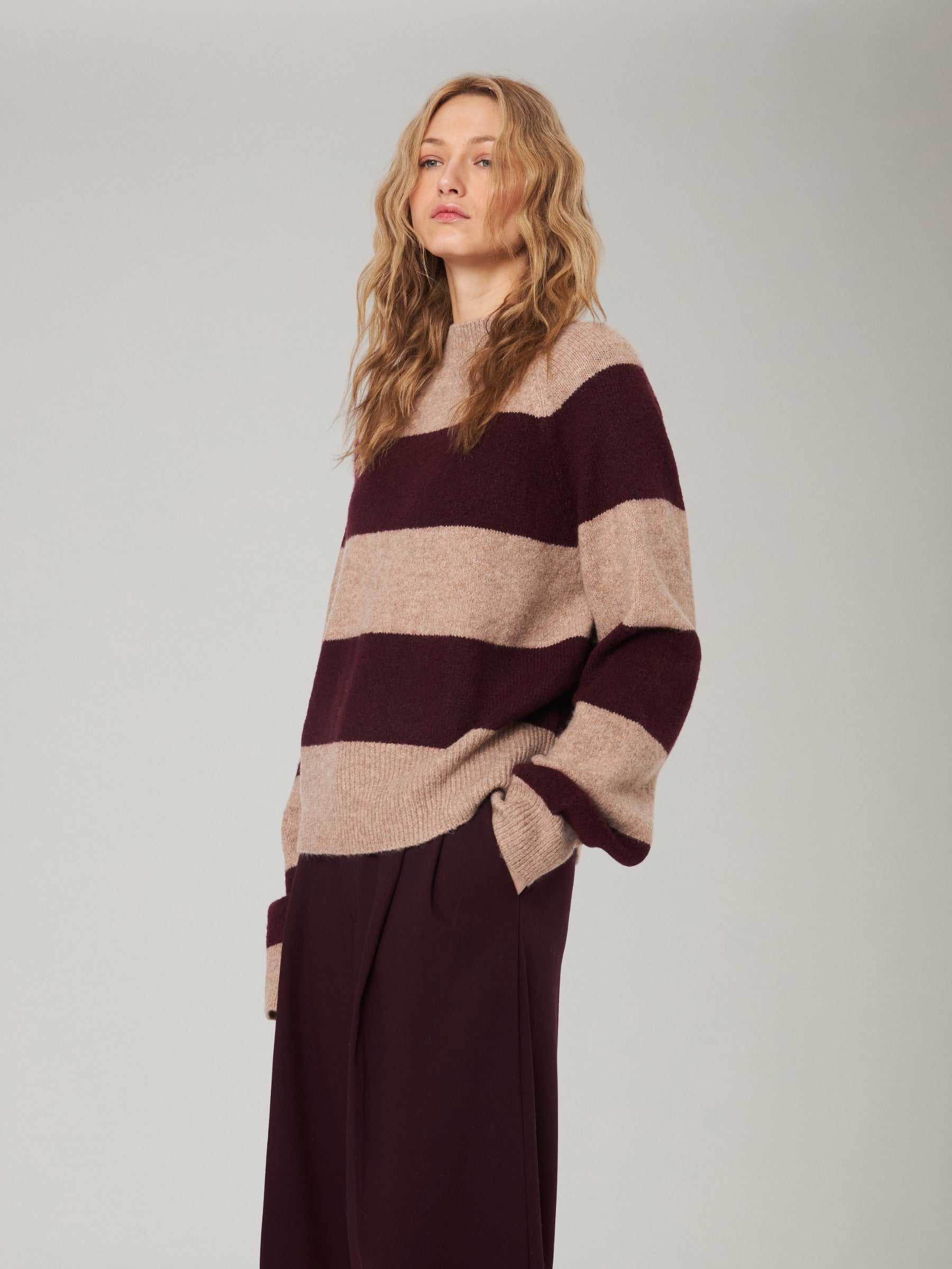 JOHN & JENN - Edison Stripe Crewneck Pullover Sweater - 
