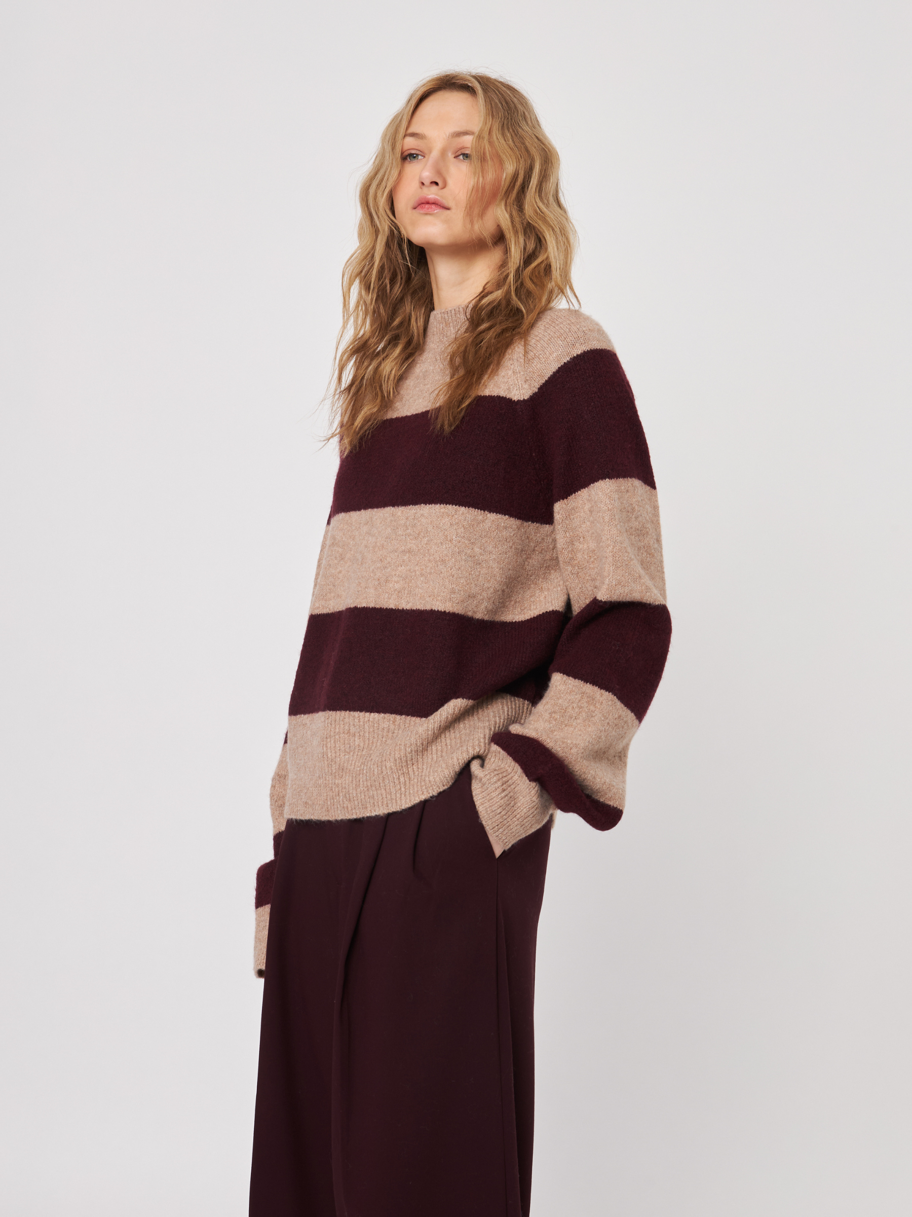 JOHN & JENN - Edison Stripe Crewneck Pullover Sweater - 