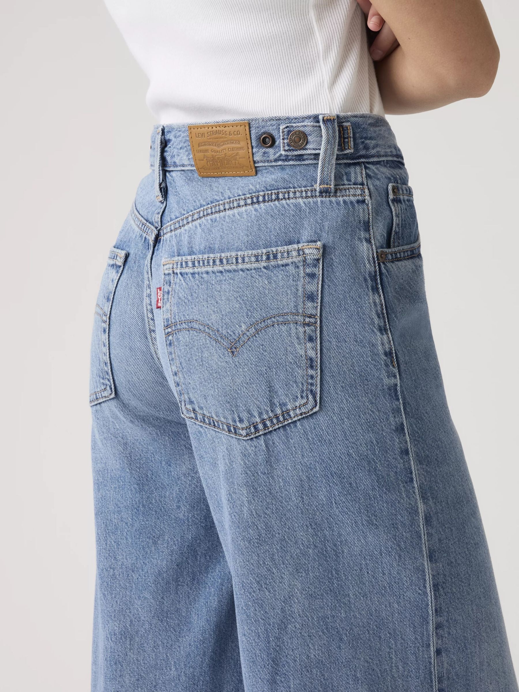 LEVI'S - LEVI'S CINCH WIDE LEG MEDIUM BLUE- LOSING MY MIND - 