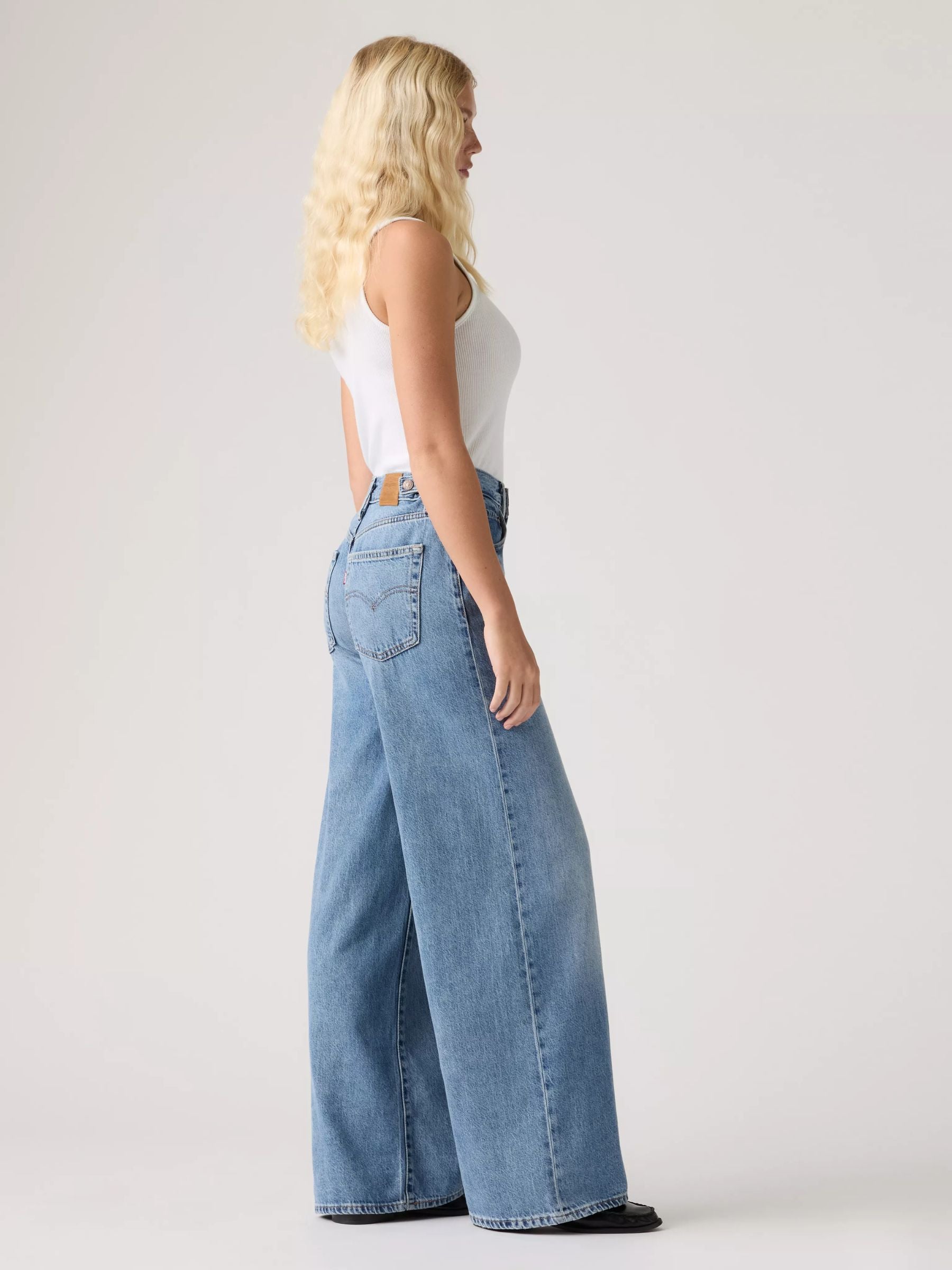 LEVI'S - LEVI'S CINCH WIDE LEG MEDIUM BLUE- LOSING MY MIND - 
