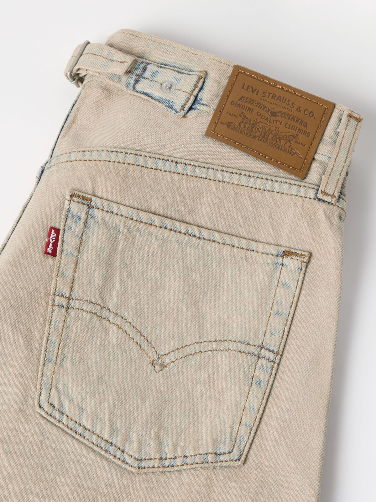 Loose Taper Jeans