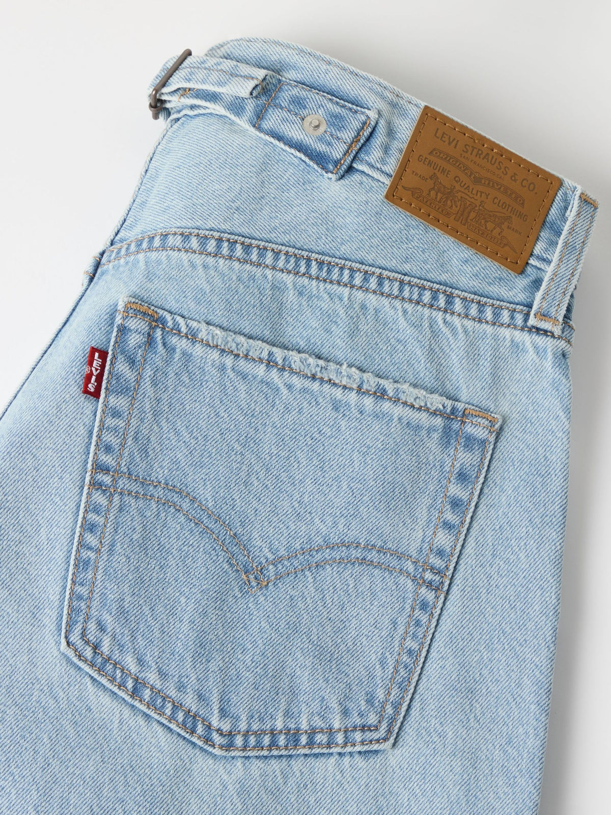 Loose Taper Jeans