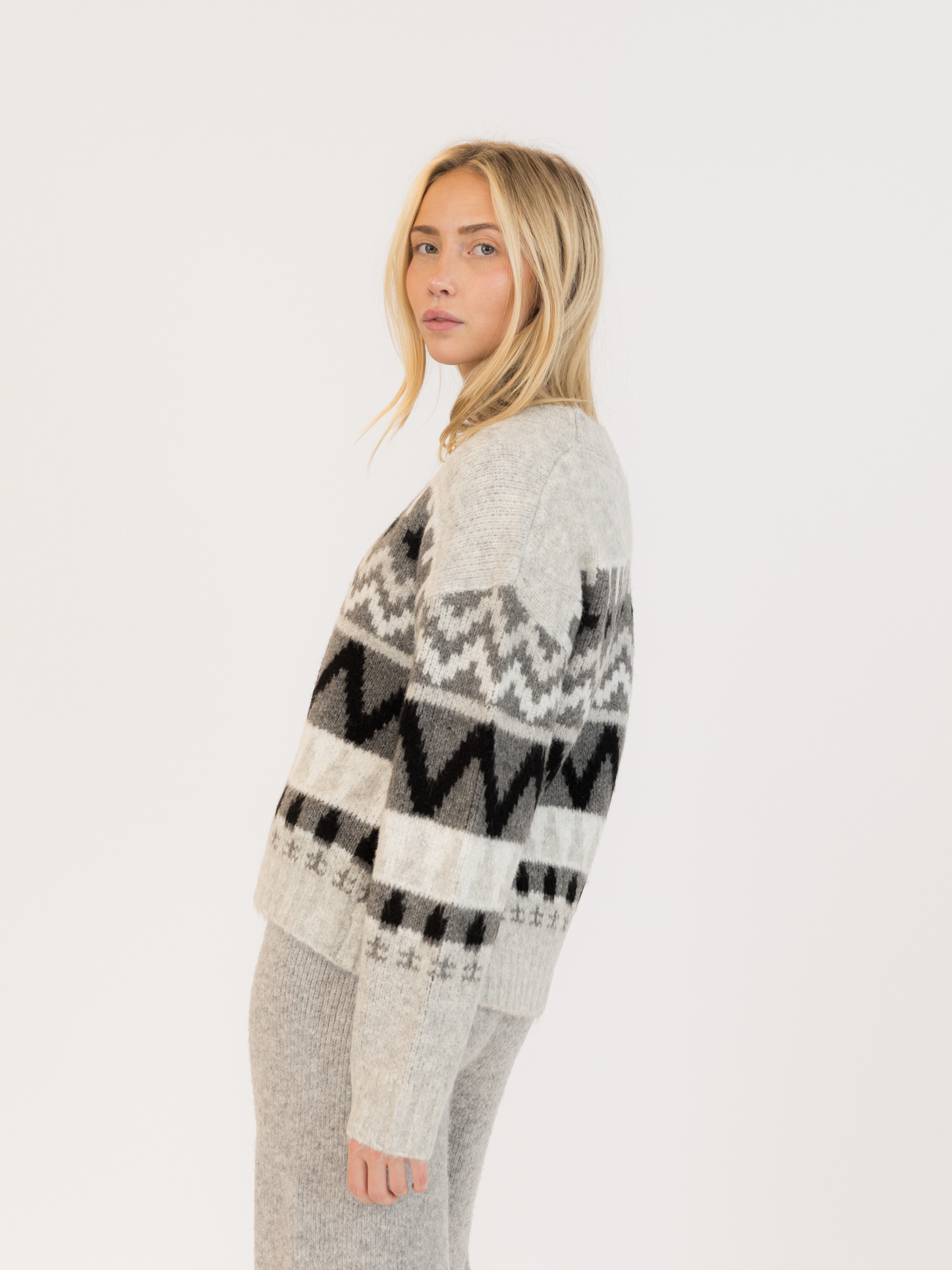 LYLA + LUXE - Landen Fair Isle Crewneck Pullover Sweater - 