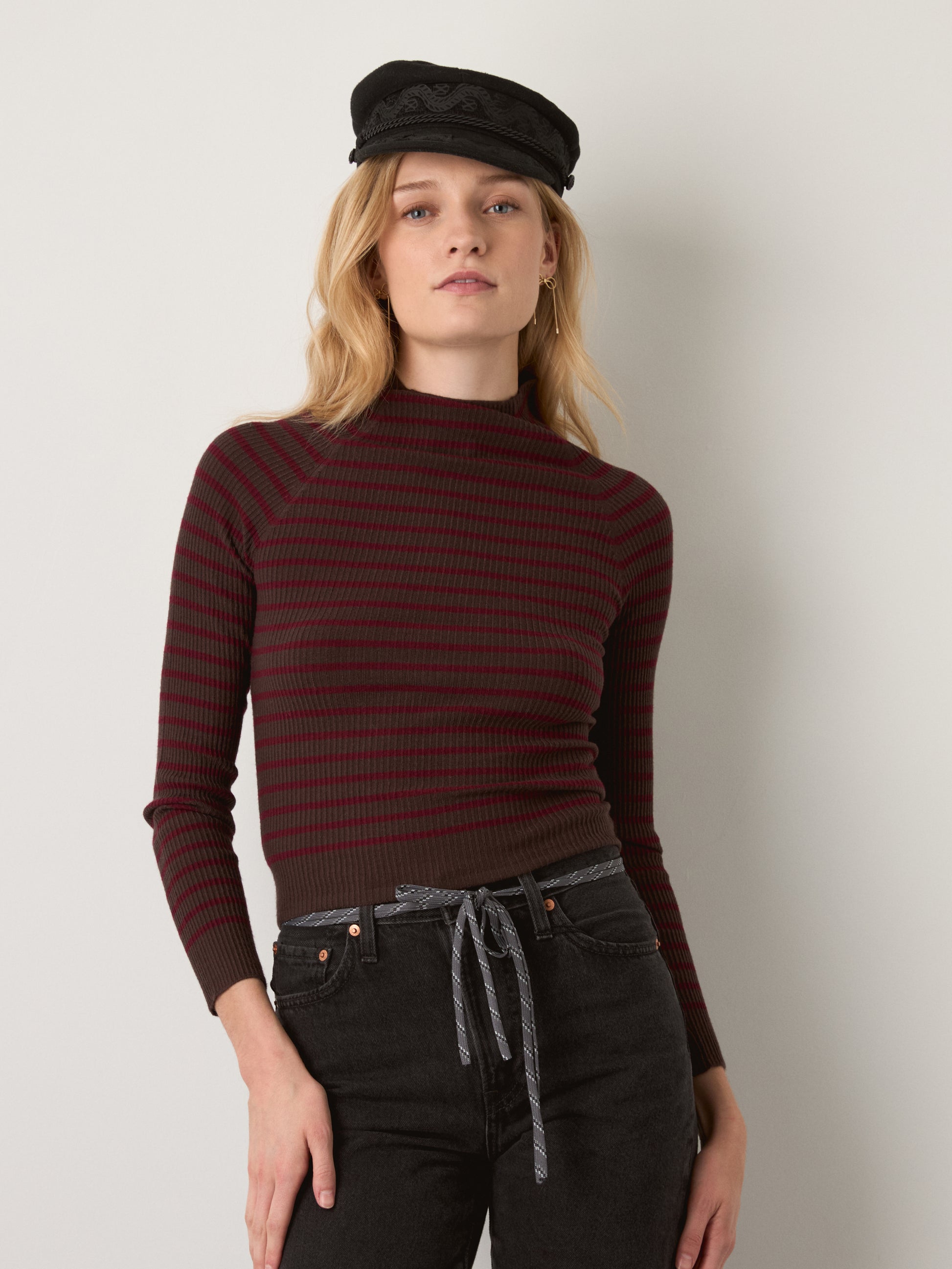 MONK & LOU - Anna Funnel Neck Longsleeve Sweater - 